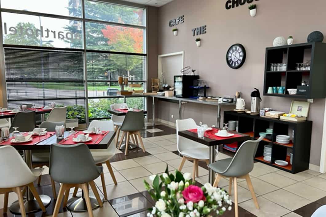 Breakfast room at Appartéa Alpexpo holiday home in Grenoble Breakfast room at Appartéa Alpexpo holiday home in Grenoble