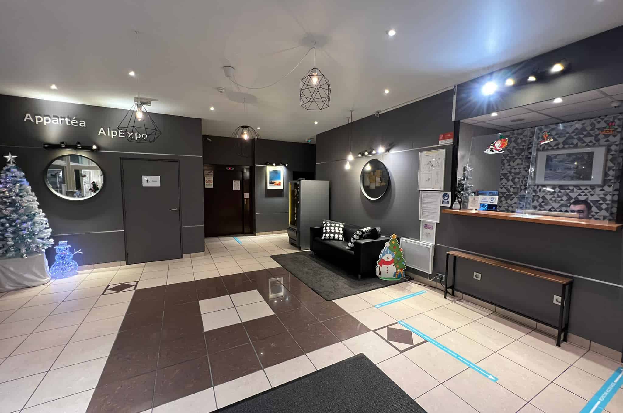 The reception area of Appartéa Alpexpo holiday home in Grenoble The reception area of Appartéa Alpexpo holiday home in Grenoble