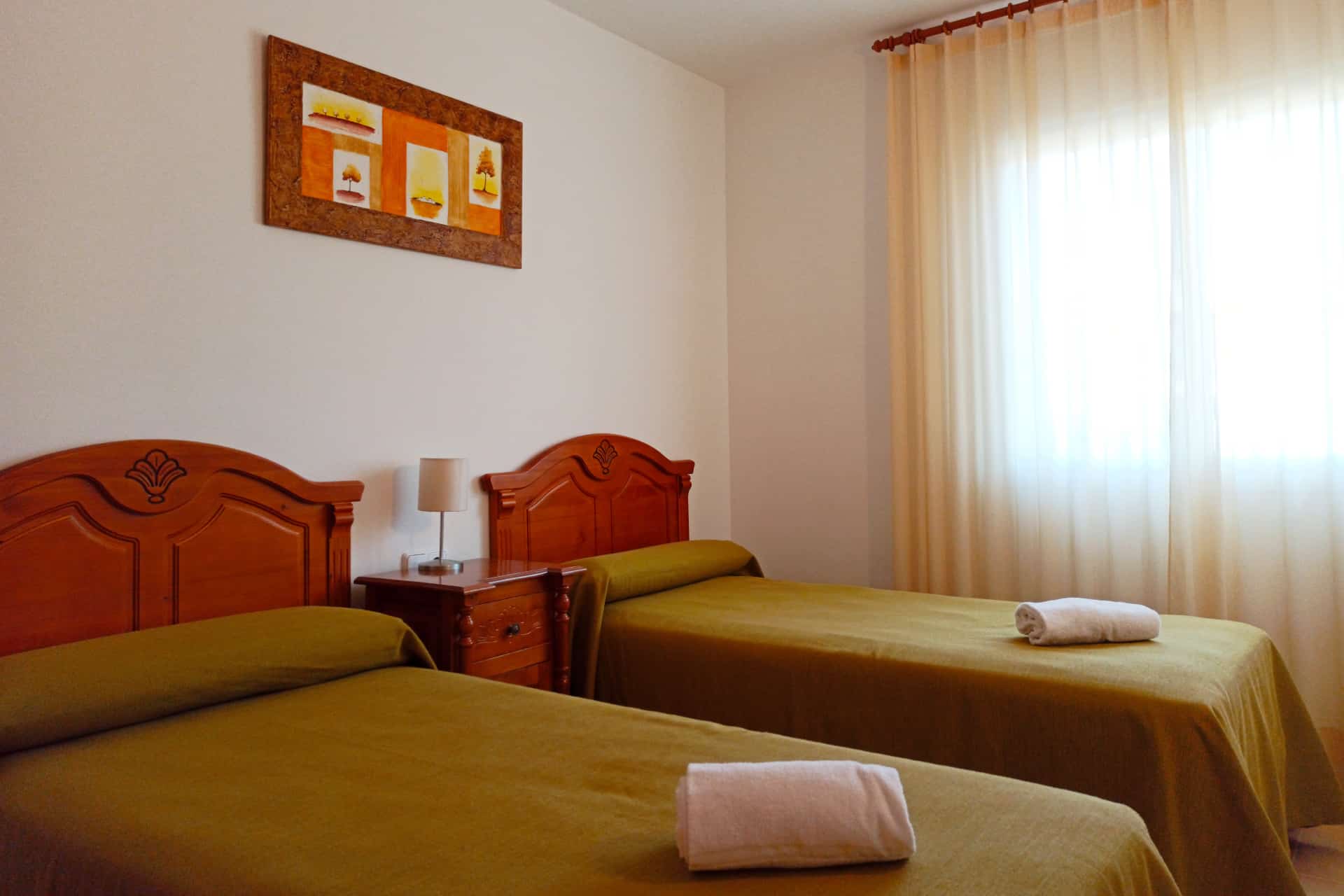 Chambre avec 2 lits simples d'une maisonnette de la résidence Village Golf Beach Playa de Pals sur la Costa Brava, en Espagne  Chambre avec 2 lits simples d'une maisonnette de la résidence Village Golf Beach Playa de Pals sur la Costa Brava, en Espagne