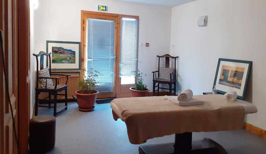 Salle de massage de la résidence de vacances Goélia  Les Chalets des Deux Domaine à Peisey Vallandry, dans les Alpes du Nord Salle de massage de la résidence de vacances Goélia  Les Chalets des Deux Domaine à Peisey Vallandry, dans les Alpes du Nord