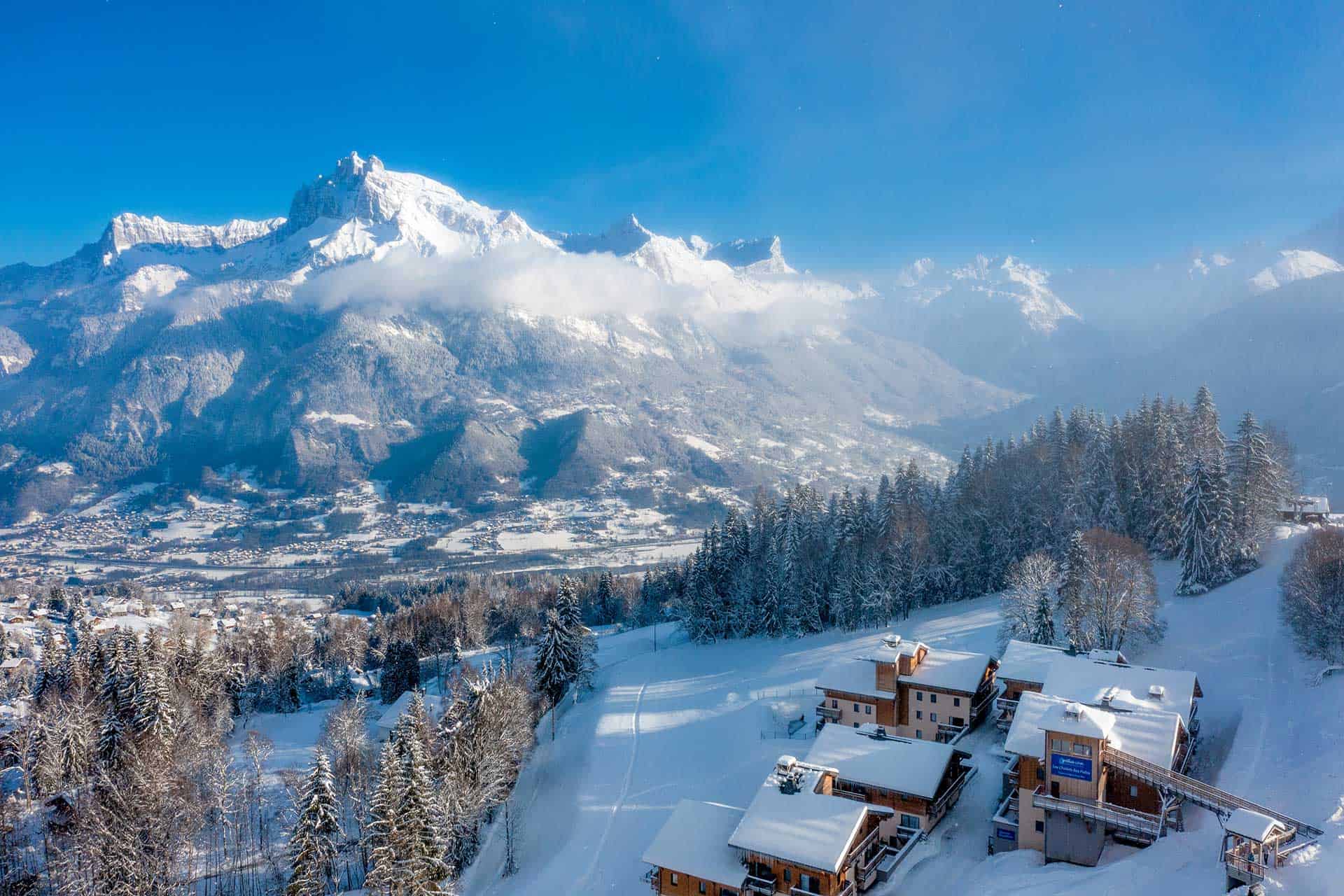 La résidence de vacances Goélia Les Chalets des pistes face au Mont-Blanc à Combloux en Haute-Savoie La résidence de vacances Goélia Les Chalets des pistes face au Mont-Blanc à Combloux en Haute-Savoie