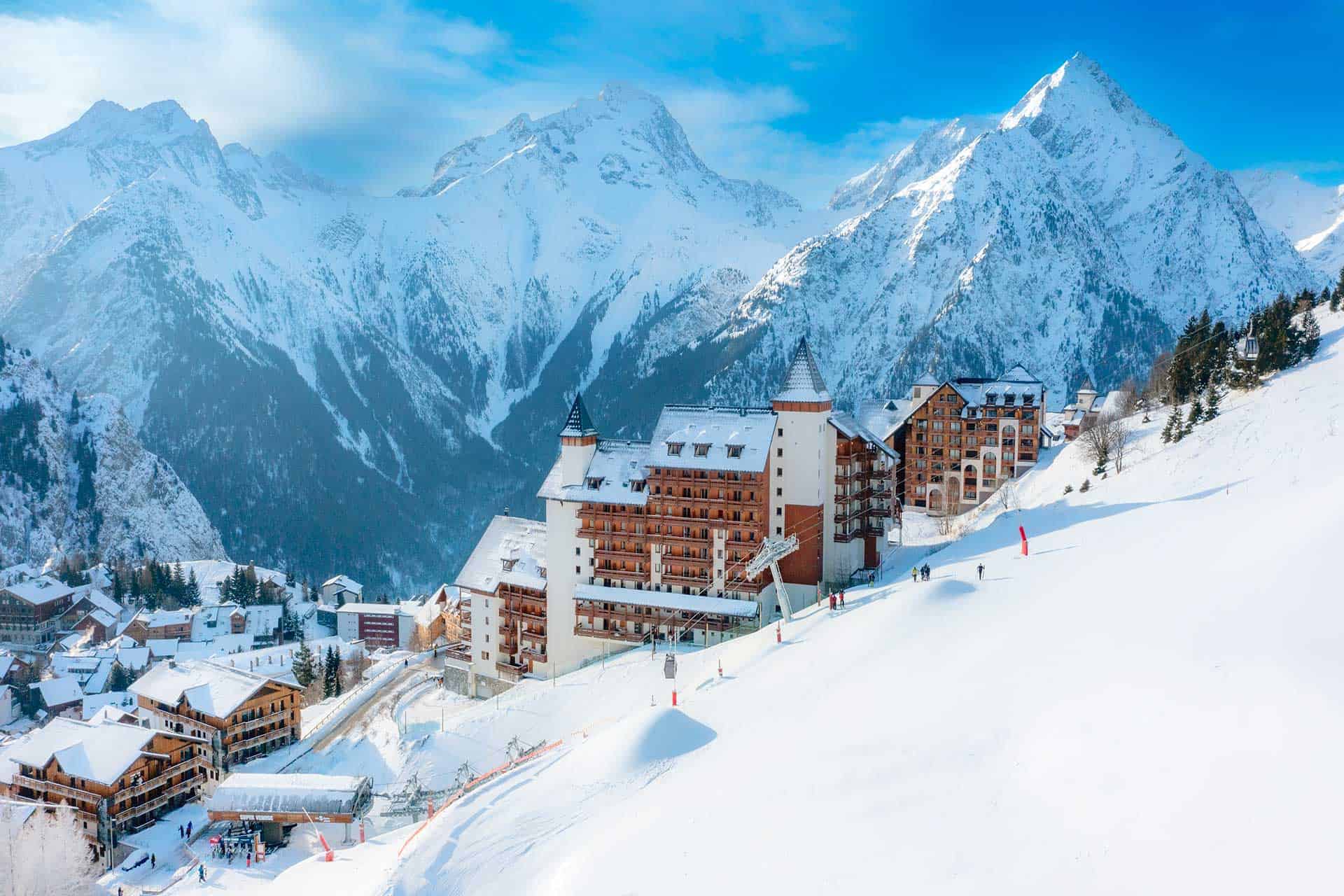 Résidence de vacances Goélia Les Balcons du Soleil aux Deux Alpes avec nouvelle remontée mécanique débrayable au pied de la résidence Résidence de vacances Goélia Les Balcons du Soleil aux Deux Alpes avec nouvelle remontée mécanique débrayable au pied de la résidence