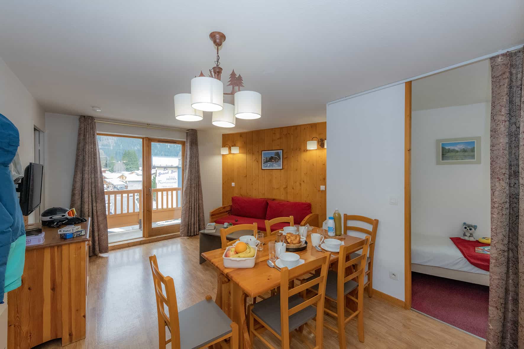 Example of the living room of the holiday residence Goélia Le Blanchot in Pralognan La Vanoise in the Northern Alps Example of the living room of the holiday residence Goélia Le Blanchot in Pralognan La Vanoise in the Northern Alps
