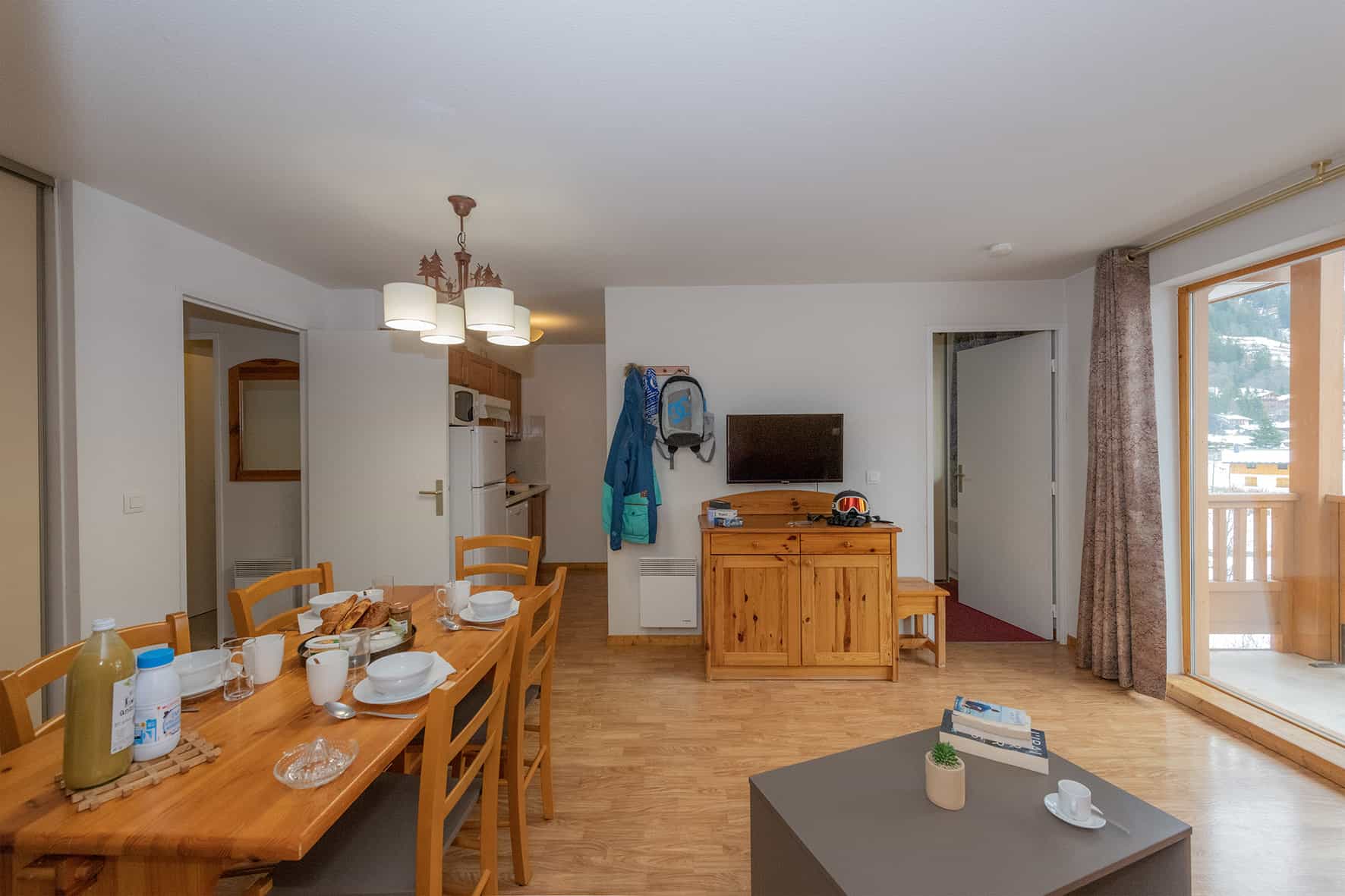 Example of the living room of the holiday residence Goélia Le Blanchot in Pralognan La Vanoise in the Northern Alps Example of the living room of the holiday residence Goélia Le Blanchot in Pralognan La Vanoise in the Northern Alps