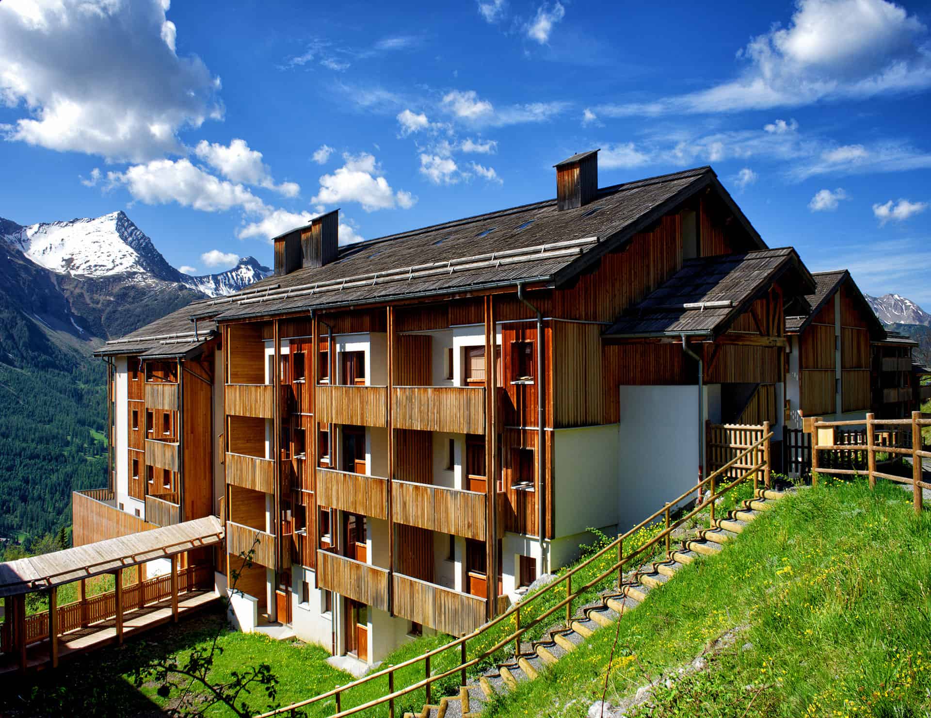 La résidence les Etoiles d'Orion à Orcières dans les Alpes du Sud La résidence les Etoiles d'Orion à Orcières dans les Alpes du Sud