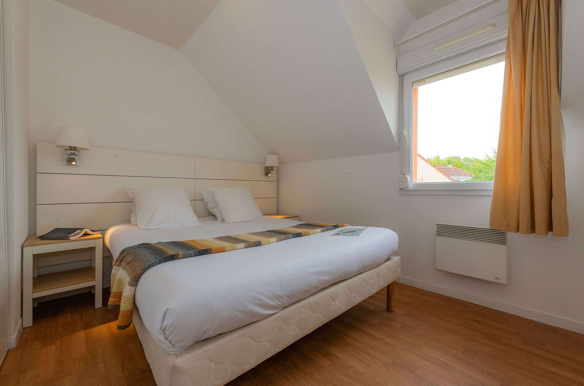 Exemple de chambre de la résidence de vacances Goélia Les Portes d'Honfleur en Normandie Exemple de chambre de la résidence de vacances Goélia Les Portes d'Honfleur en Normandie