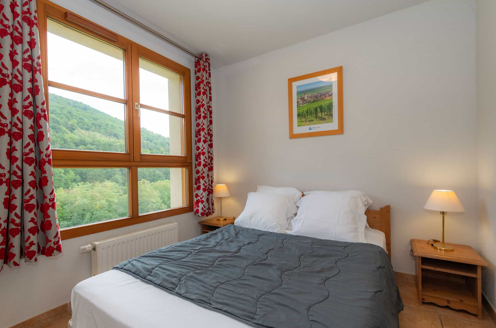 Exemple de chambre de  la résidence de vacances Goélia Le Domaine du Golf à Ammerschwihr / Colmar en Alsace Exemple de chambre de  la résidence de vacances Goélia Le Domaine du Golf à Ammerschwihr / Colmar en Alsace