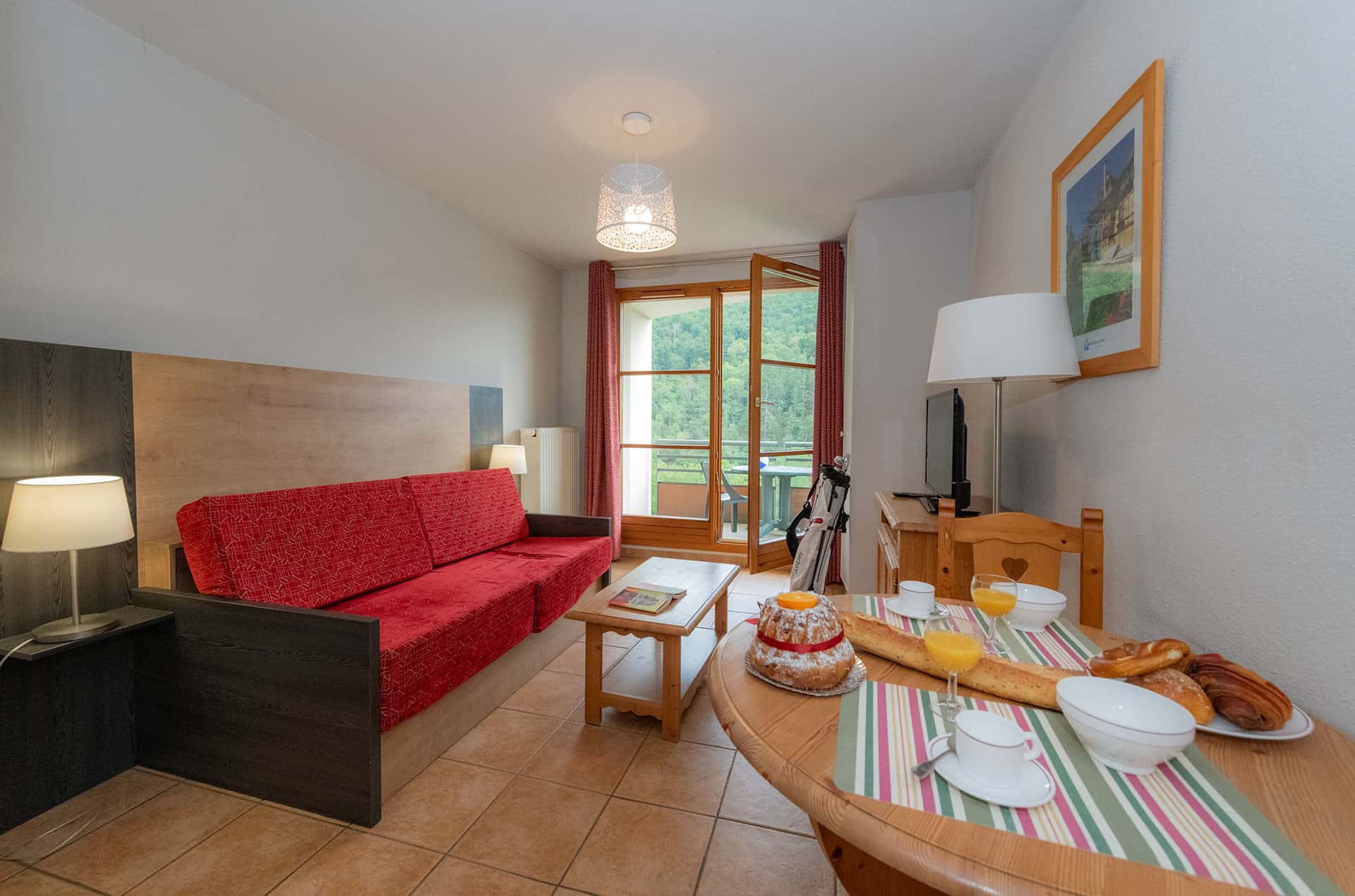 Exemple de salon de  la résidence de vacances Goélia Le Domaine du Golf à Ammerschwihr / Colmar en Alsace Exemple de salon de  la résidence de vacances Goélia Le Domaine du Golf à Ammerschwihr / Colmar en Alsace