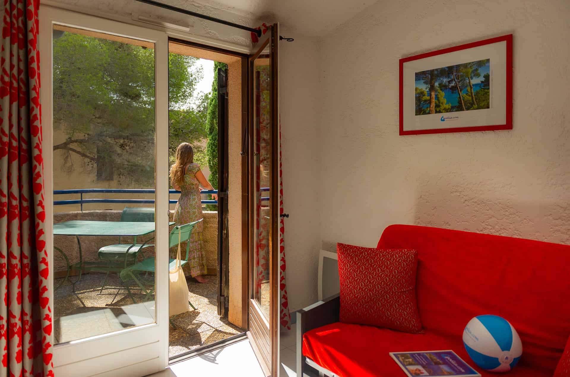 Example of a living-room in the Goélia Les Jardins d'Azur holiday residence in St Raphaël  Example of a living-room in the Goélia Les Jardins d'Azur holiday residence in St Raphaël