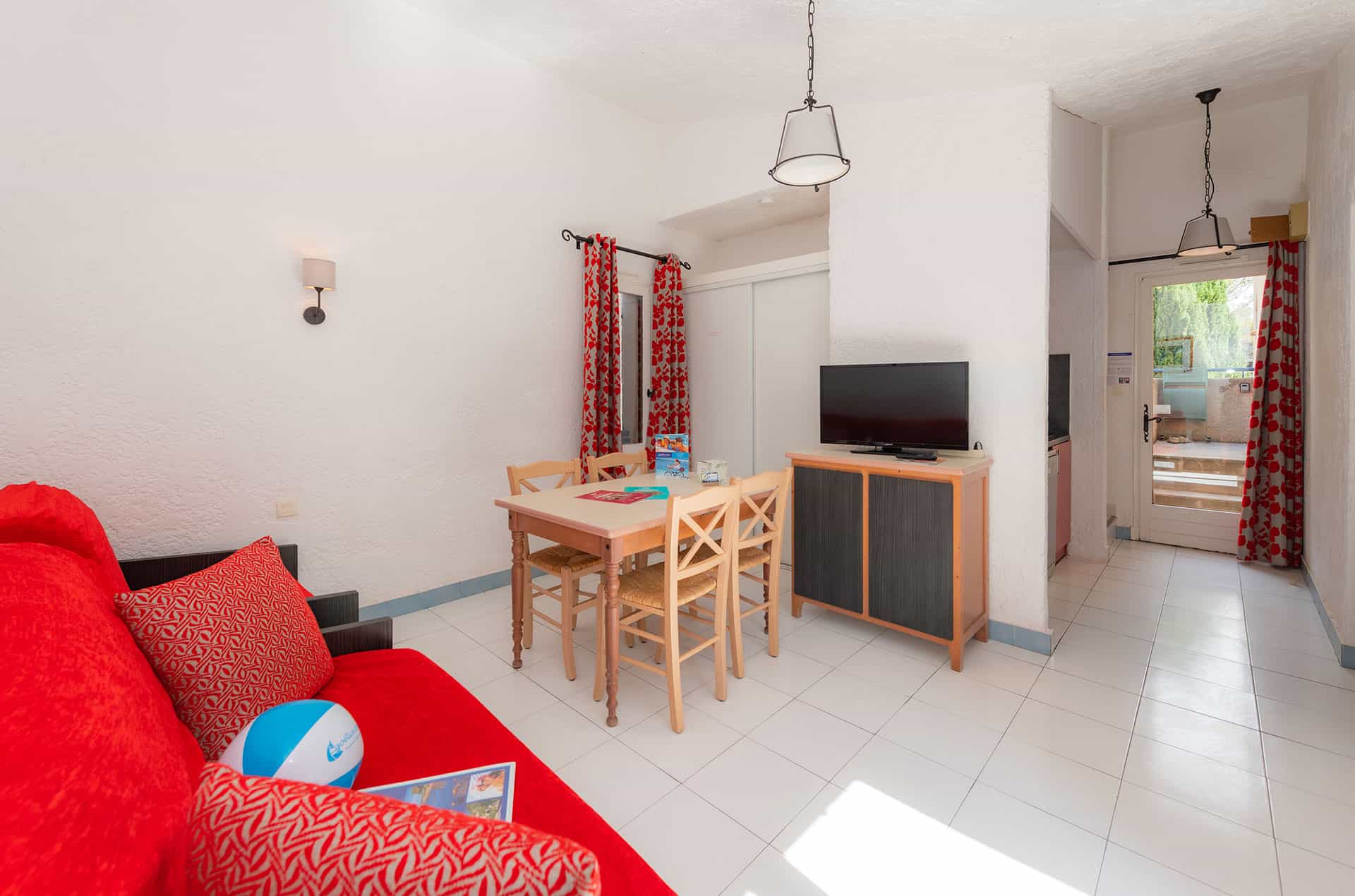 Example of a living-room in the Goélia Les Jardins d'Azur holiday residence in St Raphaël  Example of a living-room in the Goélia Les Jardins d'Azur holiday residence in St Raphaël