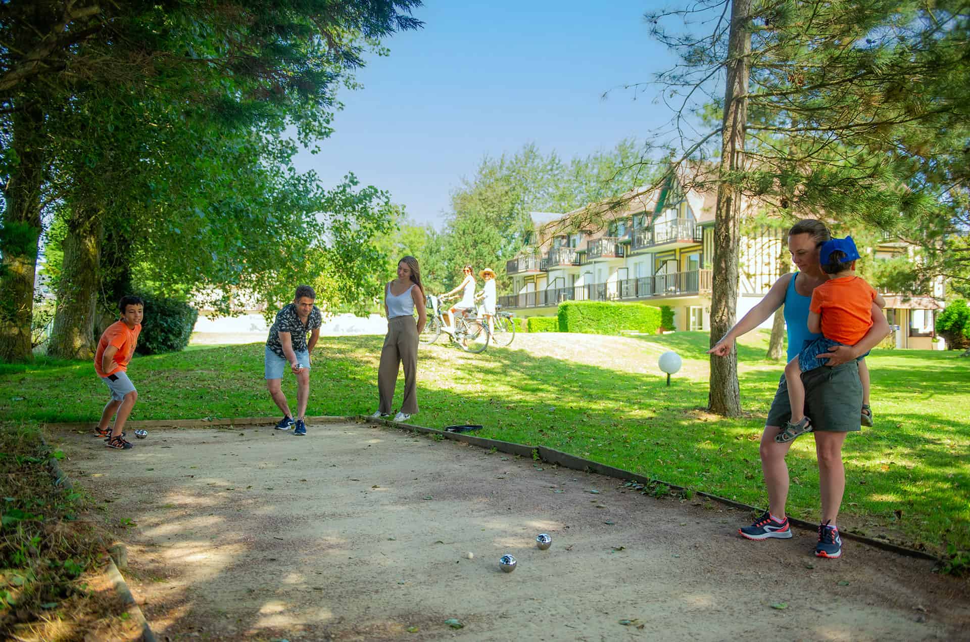 Terrain de pétanque de la résidence de vacances Goélia Green Panorama à Cabourg en Normandie Terrain de pétanque de la résidence de vacances Goélia Green Panorama à Cabourg en Normandie