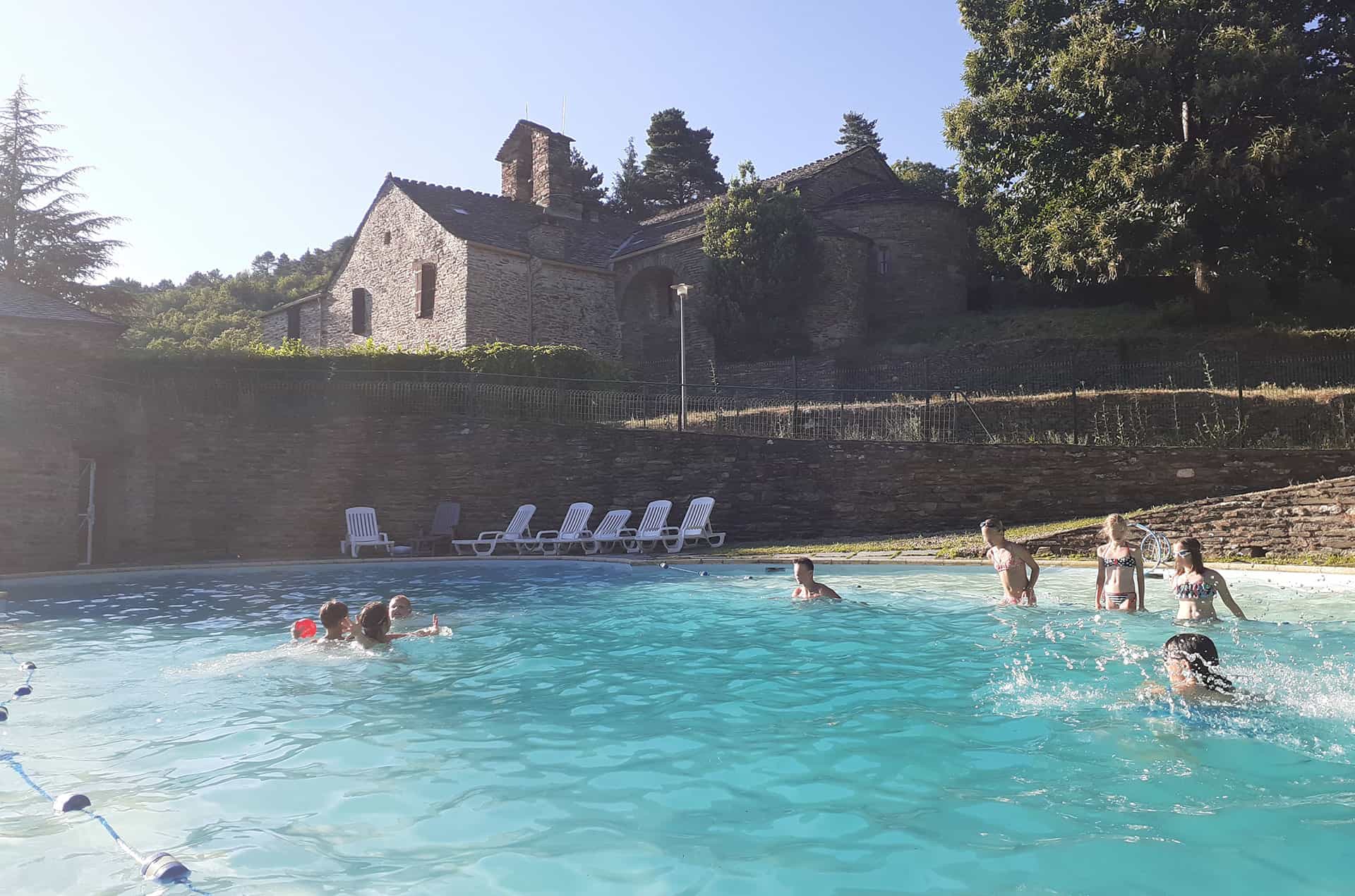 Piscine de la résidence de tourisme Les Hauts de St Privat à Saint-Privat-de-Vallongue Piscine de la résidence de tourisme Les Hauts de St Privat à Saint-Privat-de-Vallongue