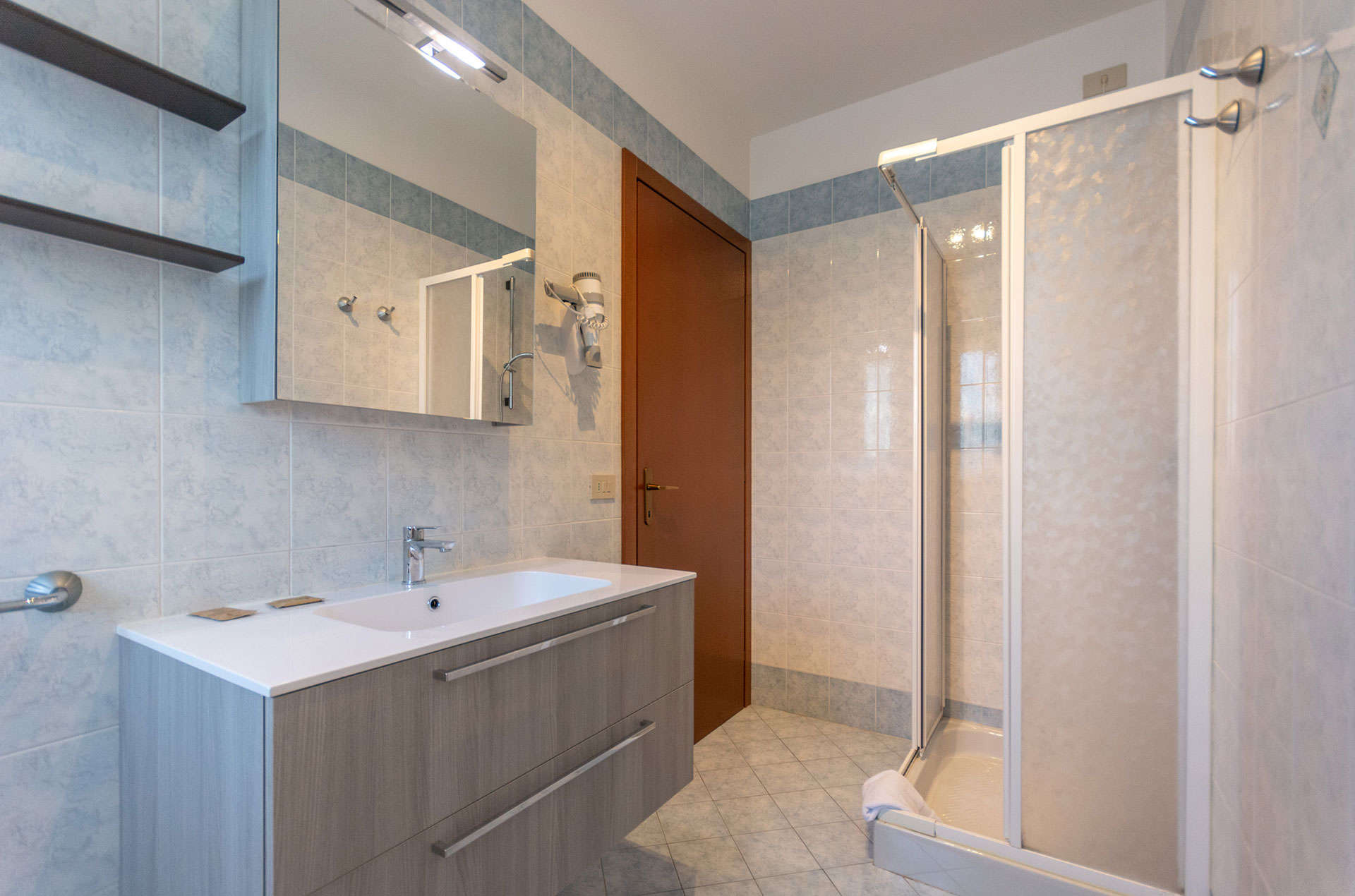 Exemple de salle de bain d'un V3 de la résidence de vacances Albarella en Italie Exemple de salle de bain d'un V3 de la résidence de vacances Albarella en Italie