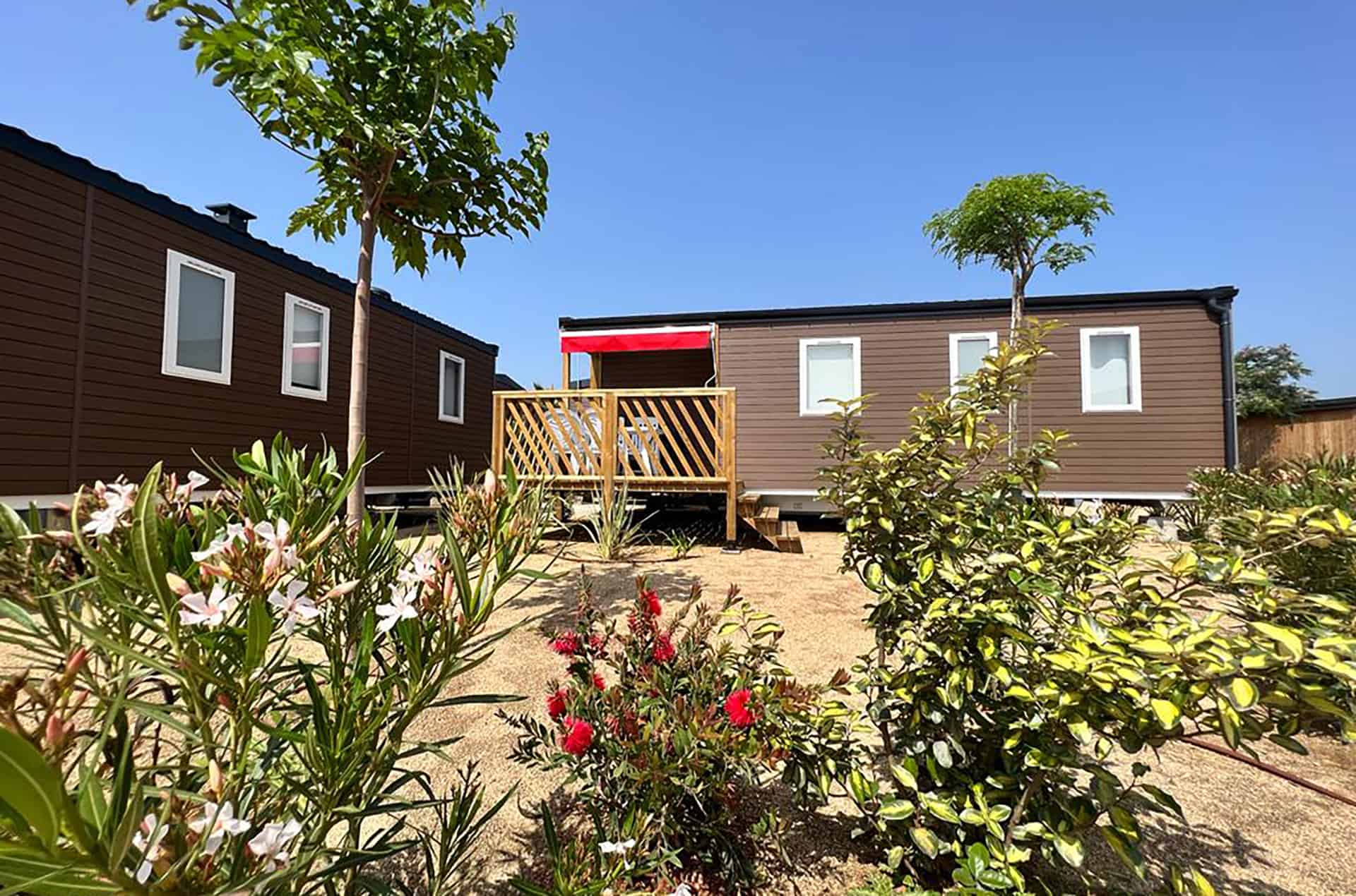 Exemple de mobil-home nature de la résidence de vacances Resort Els Pins à Malgrat de Mar, sur la Costa Barcelona, en Espagne Exemple de mobil-home nature de la résidence de vacances Resort Els Pins à Malgrat de Mar, sur la Costa Barcelona, en Espagne