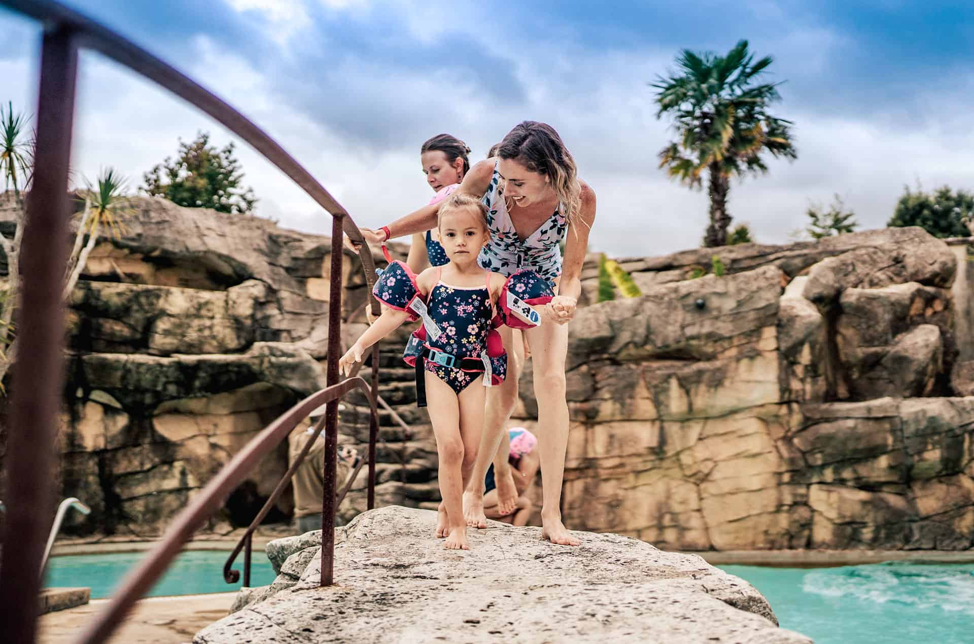 Piscine de la résidence de vacances L'orangerie de Lanniron proche de Quimper Piscine de la résidence de vacances L'orangerie de Lanniron proche de Quimper