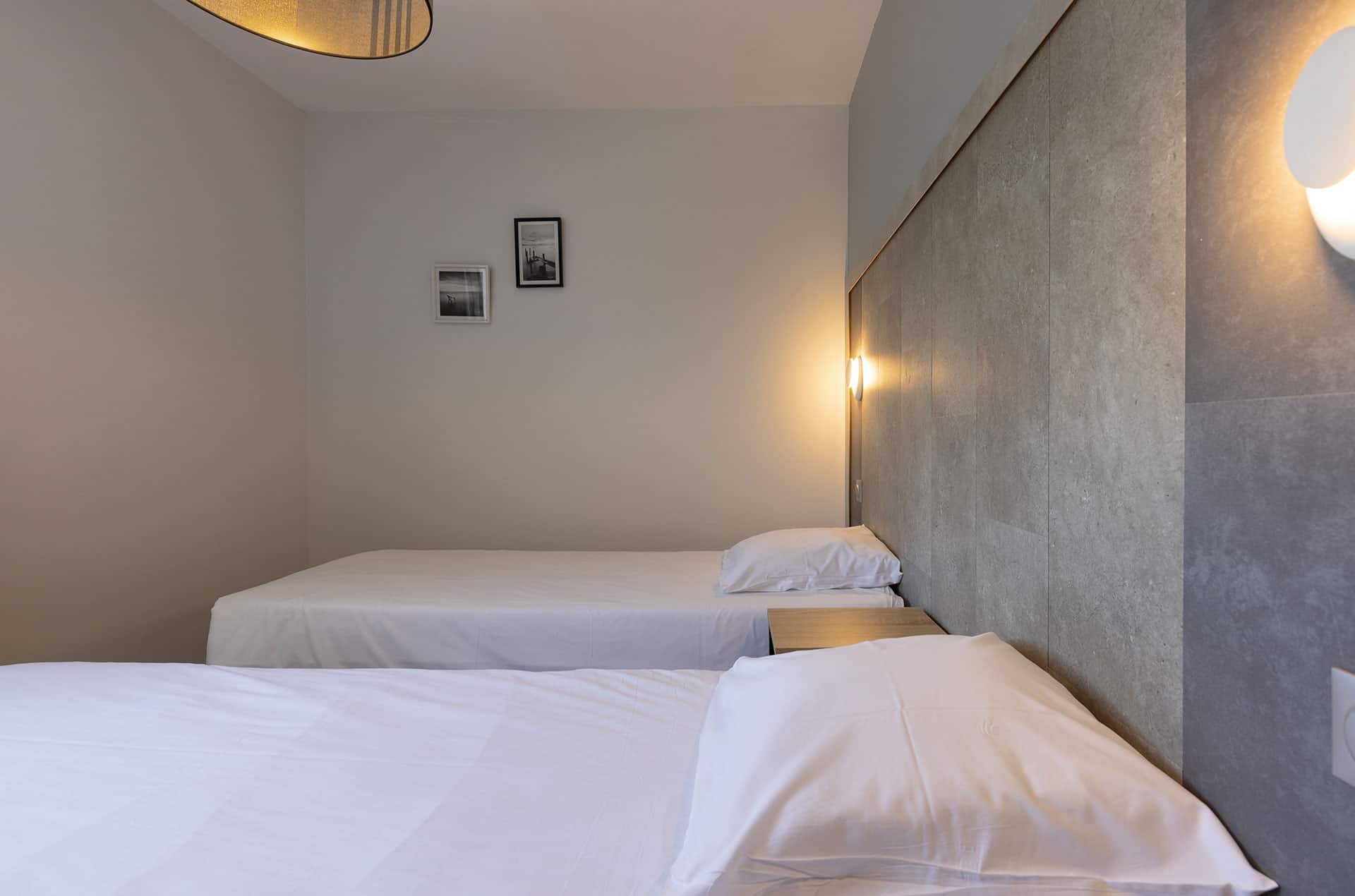 Exemple de chambre de la résidence de vacances les collines Iduki à la Bastide de Clairence proche d'Espelette Exemple de chambre de la résidence de vacances les collines Iduki à la Bastide de Clairence proche d'Espelette