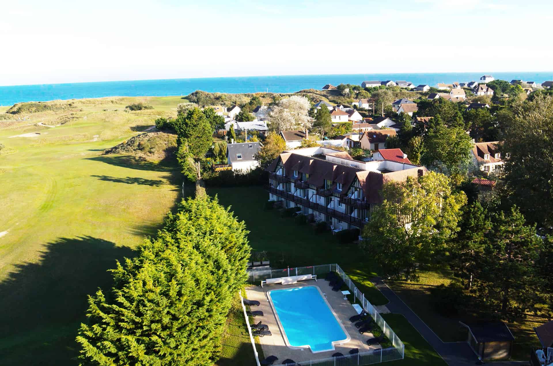 Vue aérienne de la résidence de vacances Goélia Green Panorama à Cabourg Vue aérienne de la résidence de vacances Goélia Green Panorama à Cabourg