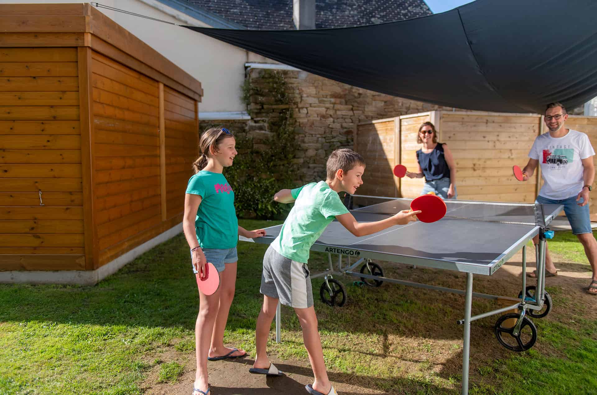 Exemple d'activité (tennis de table) au sein de la résidence  de vacances Goélia Le Domaine des Glénan à Fouesnant Exemple d'activité (tennis de table) au sein de la résidence  de vacances Goélia Le Domaine des Glénan à Fouesnant