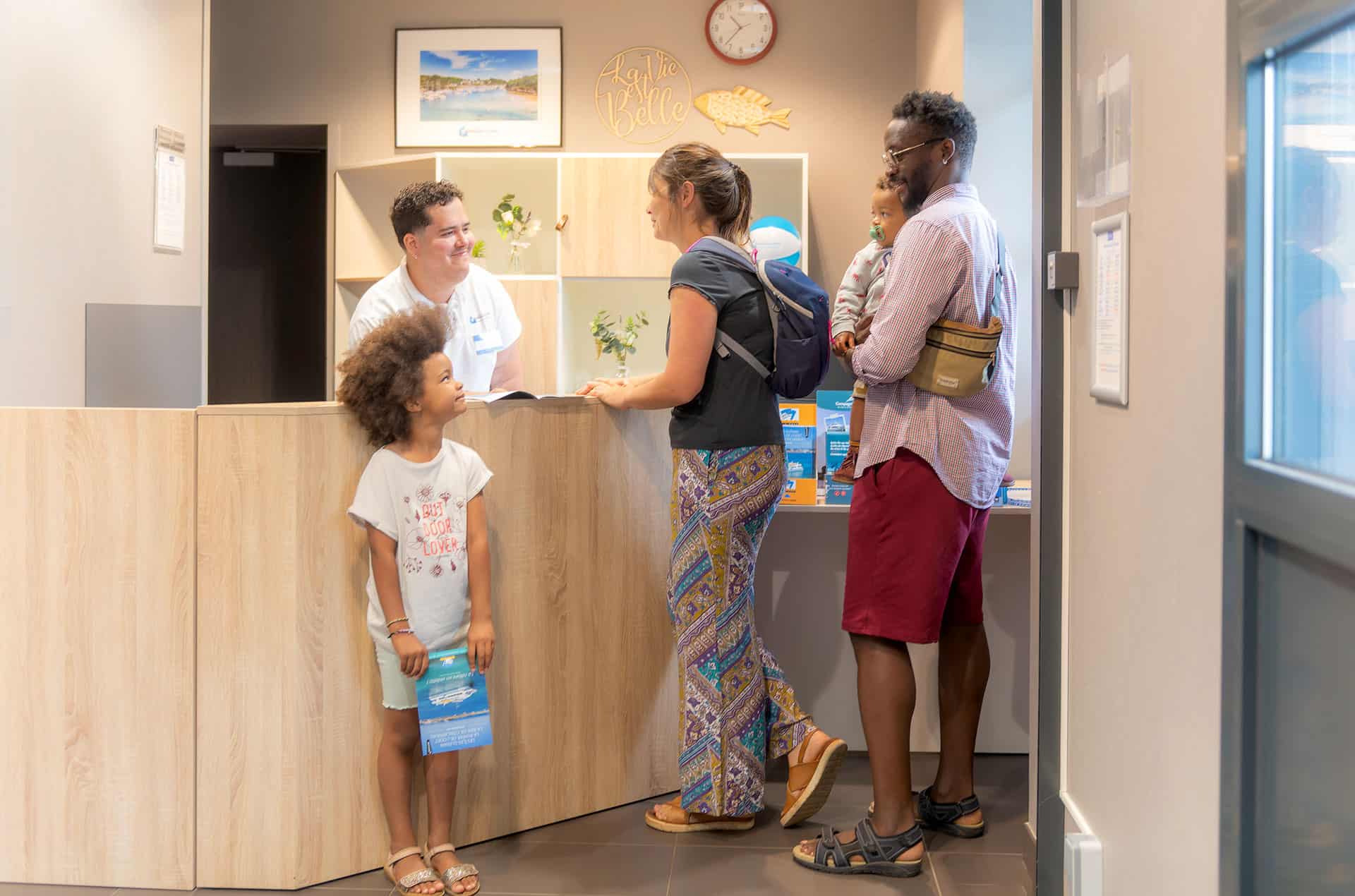 Réception de la résidence de vacances Goélia Le Domaine de Pont-Aven à Pont-Aven en Bretagne Réception de la résidence de vacances Goélia Le Domaine de Pont-Aven à Pont-Aven en Bretagne