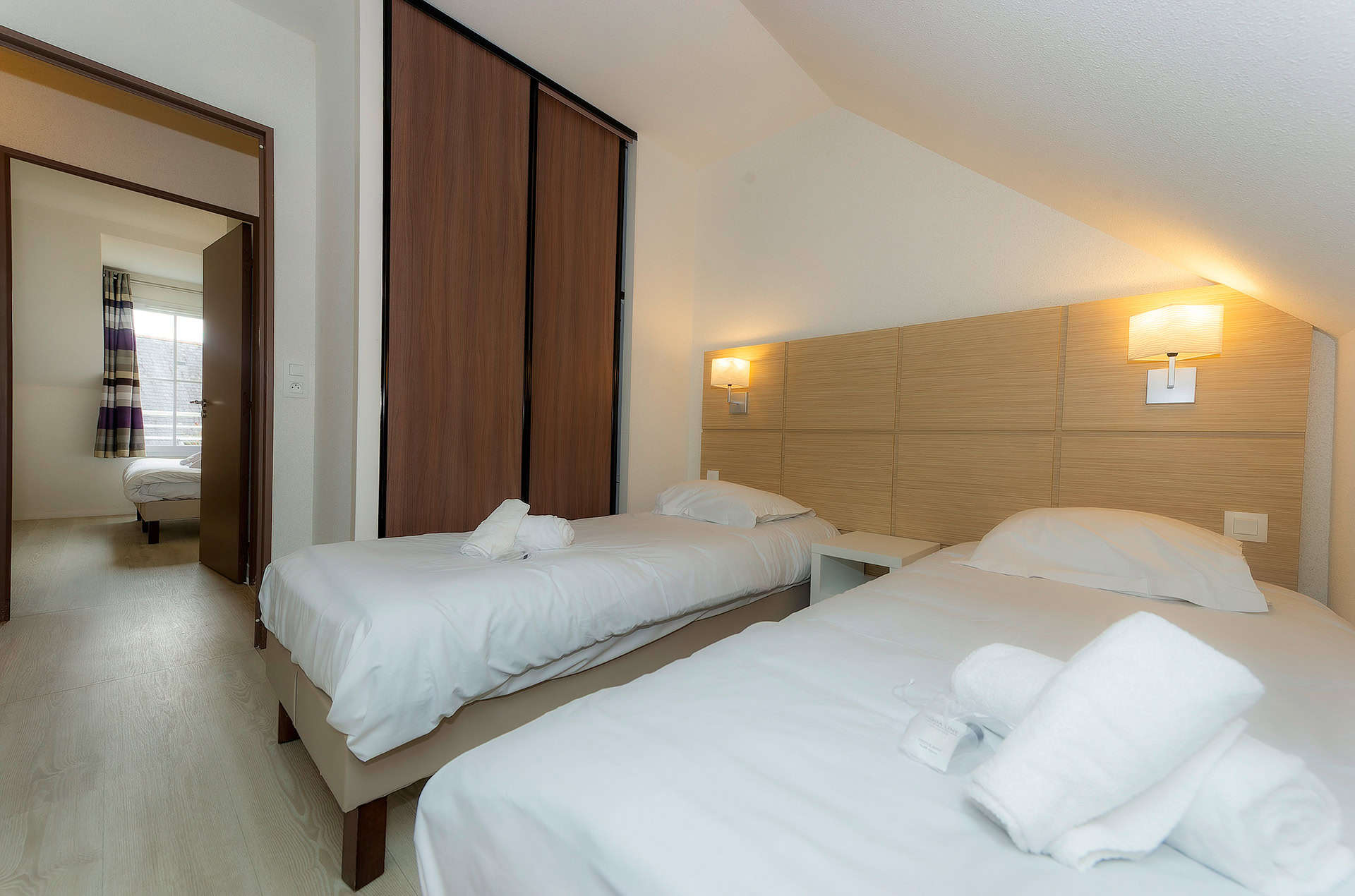 Exemple de chambre d'une maison 3 pièces pour 6 personnes de la résidence de vacances Goélia Le Domaine de Pont-Aven à Pont-Aven en Bretagne sud Exemple de chambre d'une maison 3 pièces pour 6 personnes de la résidence de vacances Goélia Le Domaine de Pont-Aven à Pont-Aven en Bretagne sud