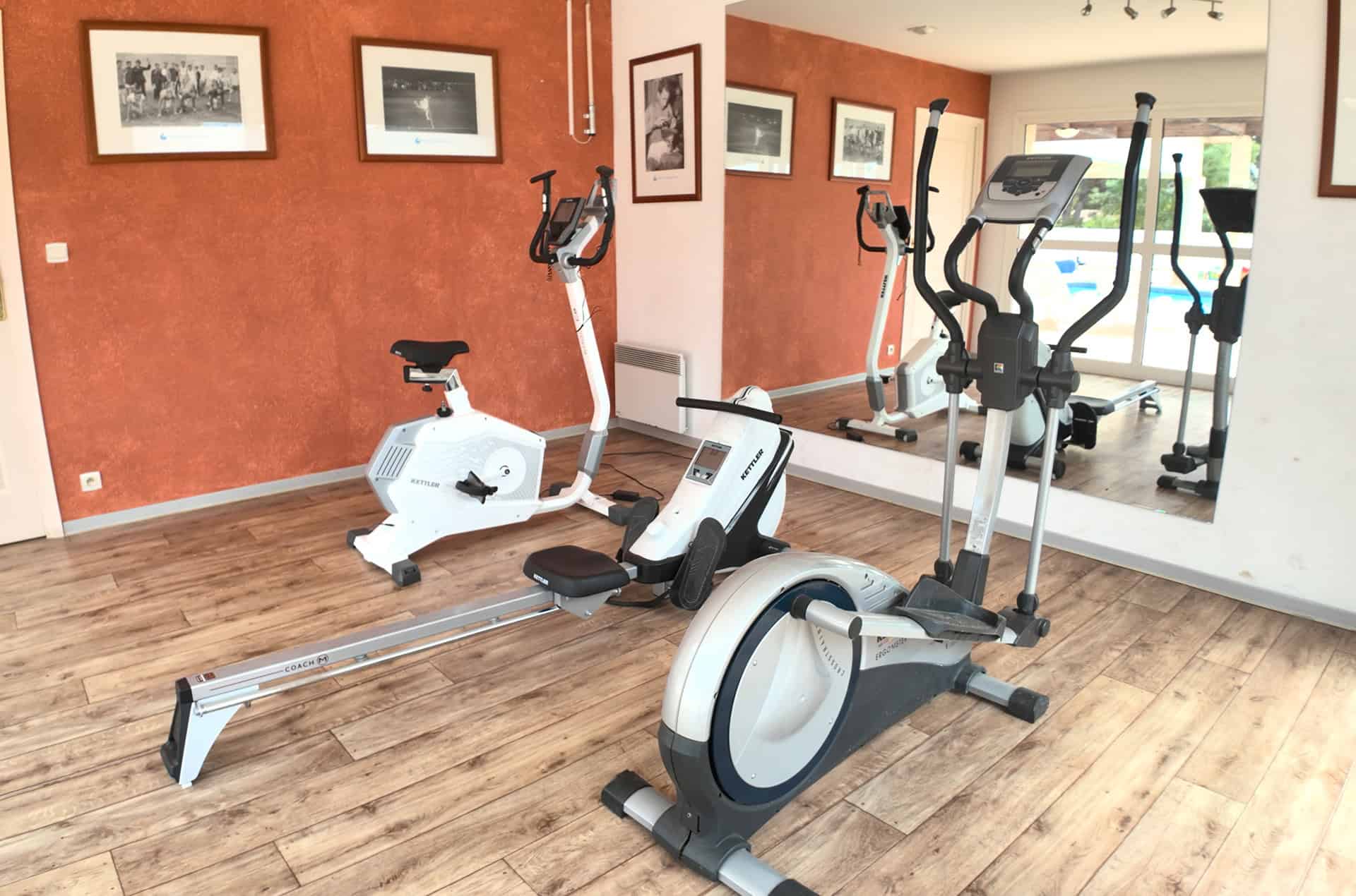 Salle fitness de la résidence de vacances Goélia Le Village Azur à Roquebrune sur Argens Salle fitness de la résidence de vacances Goélia Le Village Azur à Roquebrune sur Argens