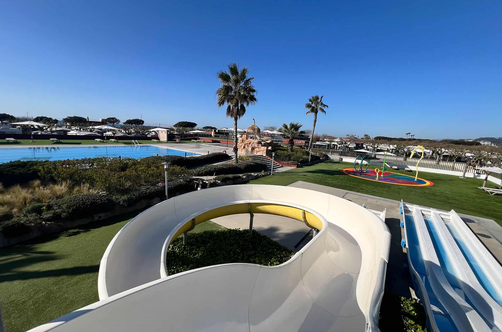 Espace aquatique de la résidence de vacances Resort Els Pins à Malgrat de Mar, sur la Costa Barcelona, en Espagne Espace aquatique de la résidence de vacances Resort Els Pins à Malgrat de Mar, sur la Costa Barcelona, en Espagne