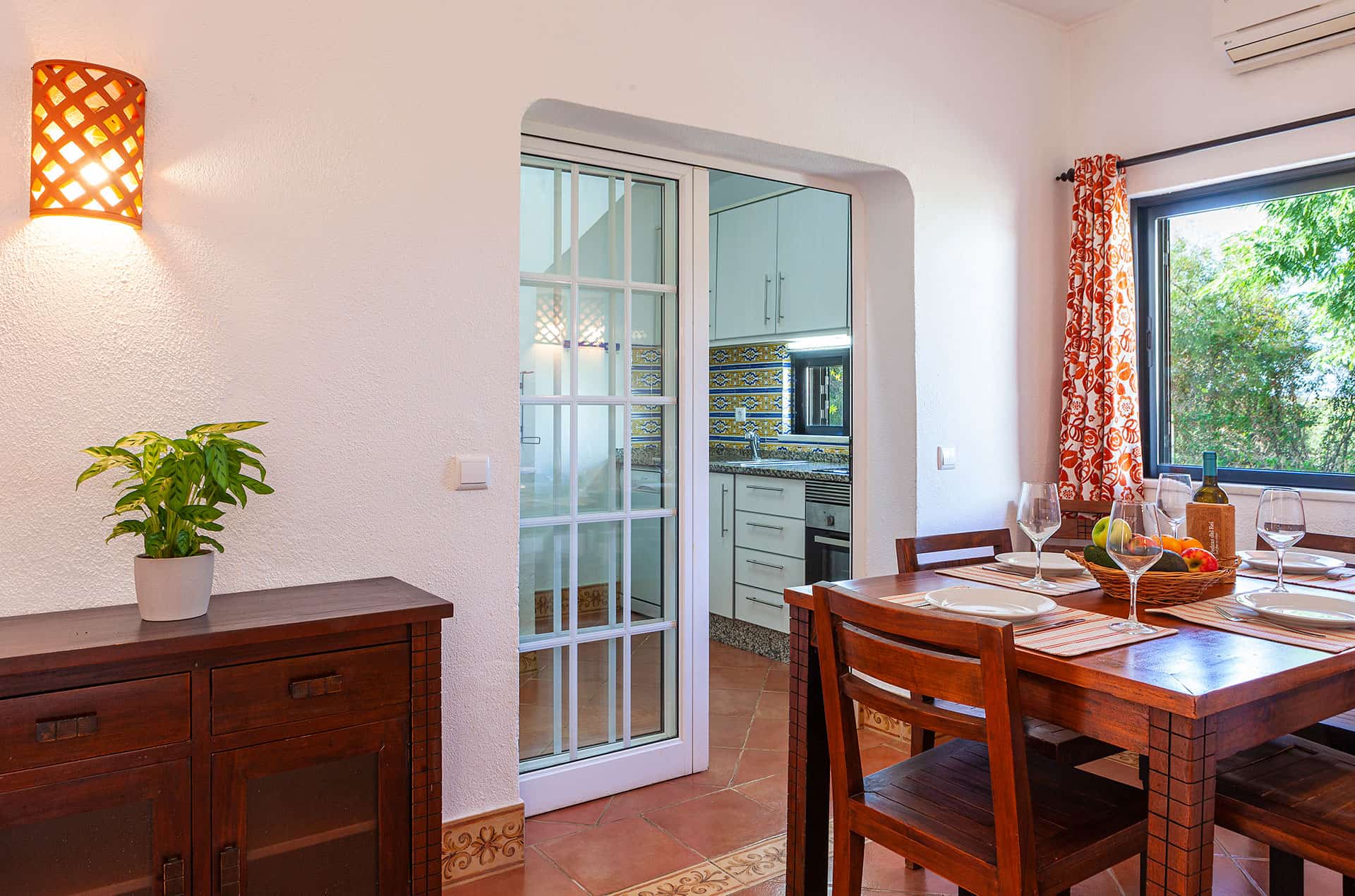 Exemple de séjour d'une villa 6 personnes du resort Pedras d'el Rei à Santa Luzia, en Algarve, Portugal Exemple de séjour d'une villa 6 personnes du resort Pedras d'el Rei à Santa Luzia, en Algarve, Portugal