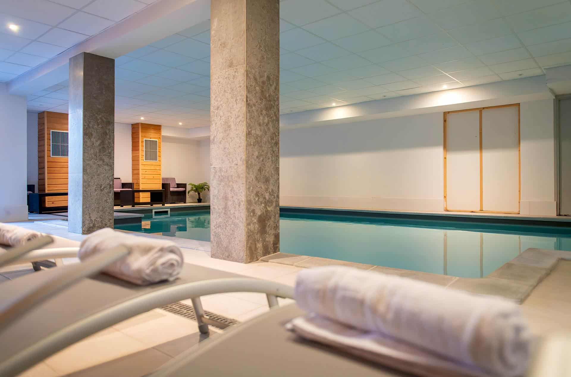 Piscine de la résidence de vacances Goélia Le Crystal à Vaujany Piscine de la résidence de vacances Goélia Le Crystal à Vaujany