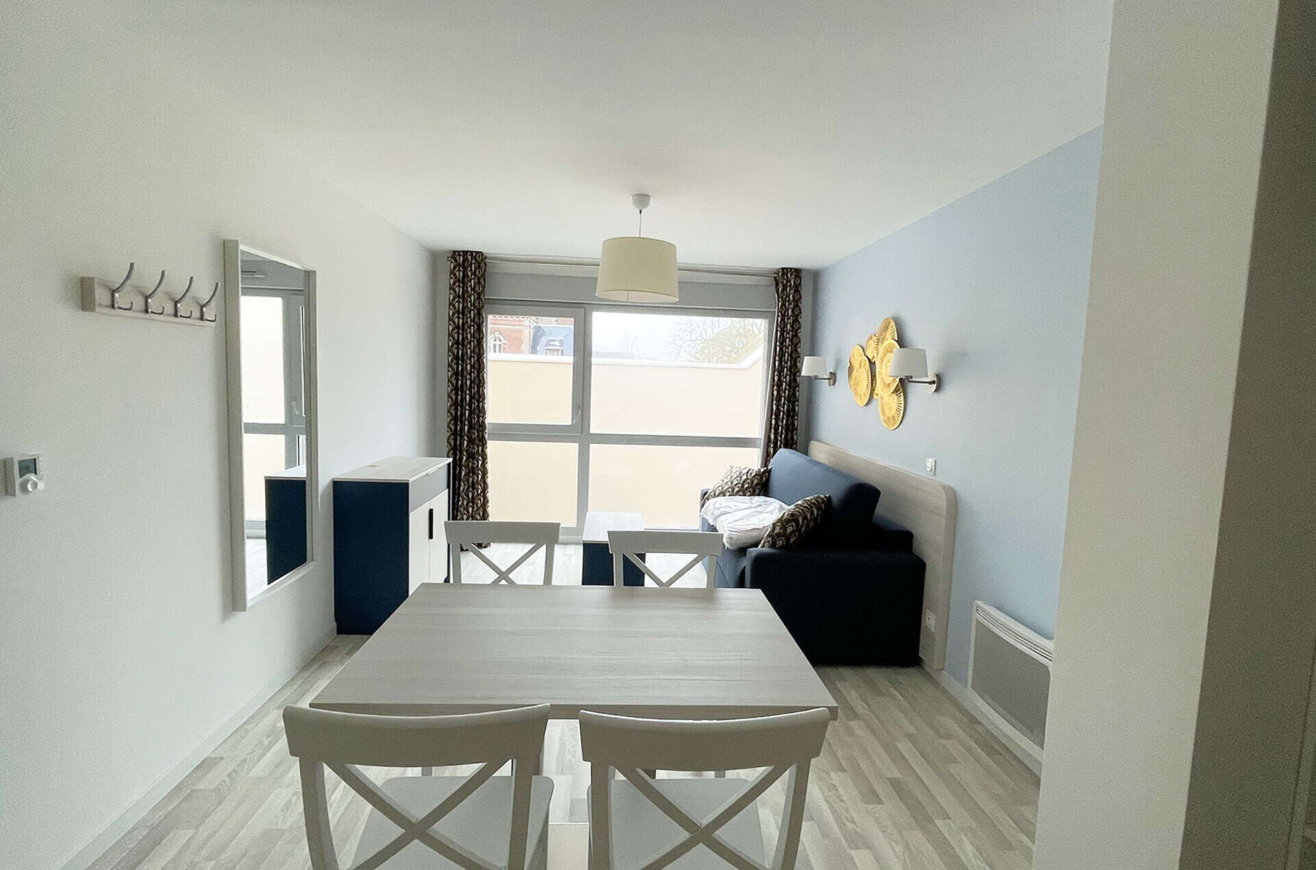 Exemple d'un appartement 2 pièces 4 personnes côté parking de la résidence de vacances Goélia Le Phare au Tréport Exemple d'un appartement 2 pièces 4 personnes côté parking de la résidence de vacances Goélia Le Phare au Tréport