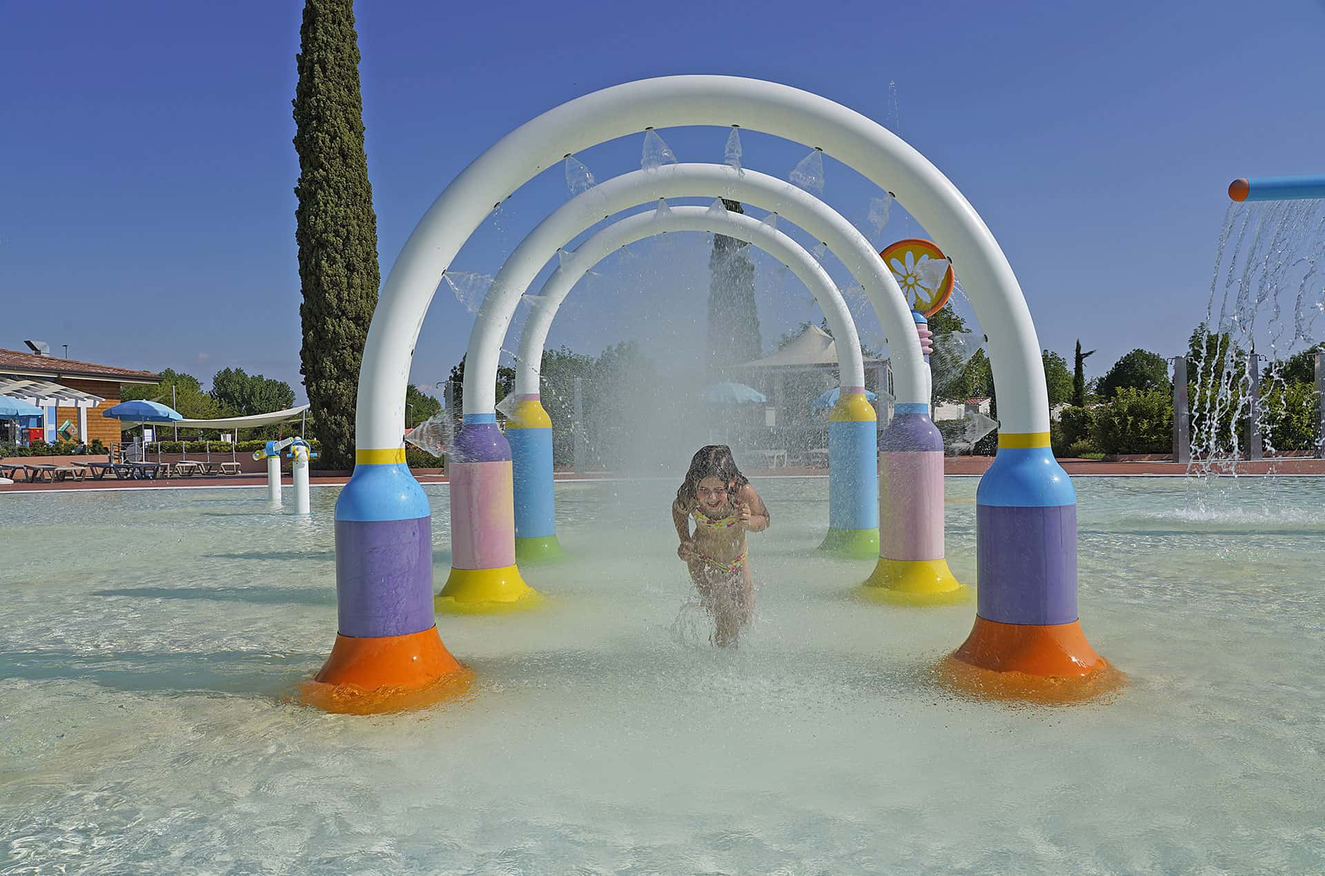 Espace jeux aquatiques du camping San Francesco Village à Desenzano del Garda Espace jeux aquatiques du camping San Francesco Village à Desenzano del Garda
