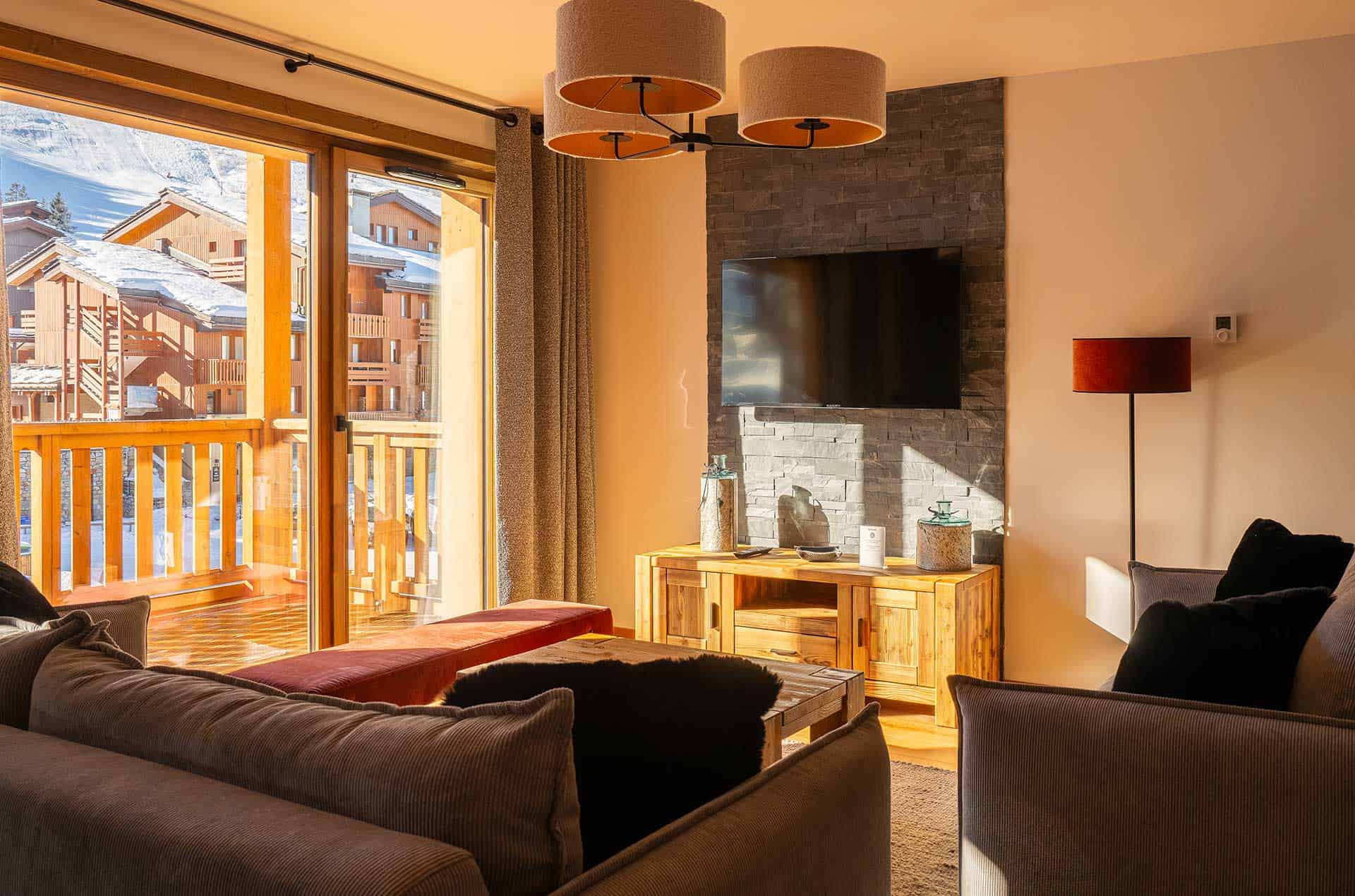 Exemple de salon d'un appartement de de la résidence de vacances L'Ecrin d'Argent à Valmorel