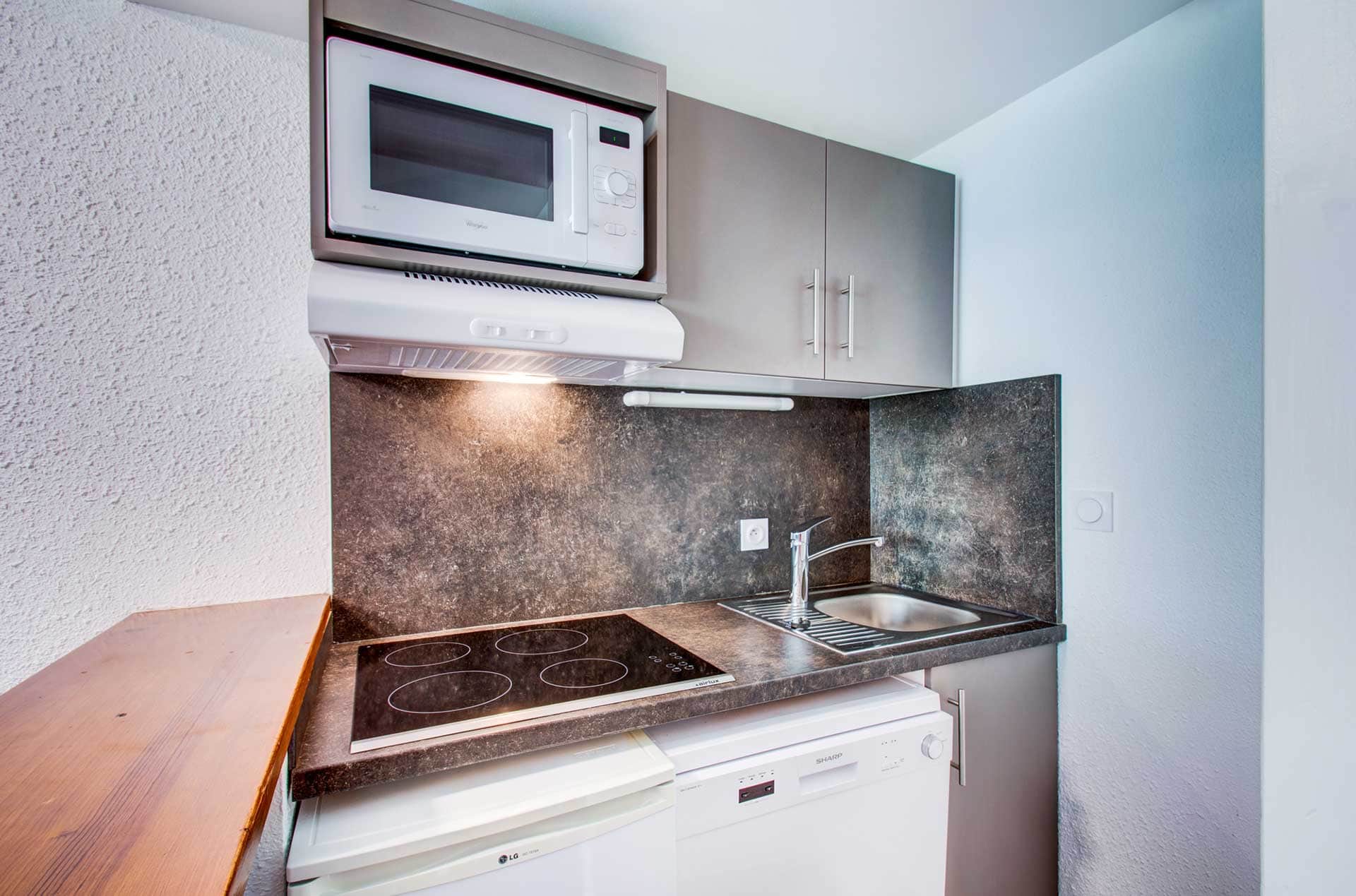 Exemple de kitchenette de la résidence de vacances Privilège à Peyragudes, au pied des pistes