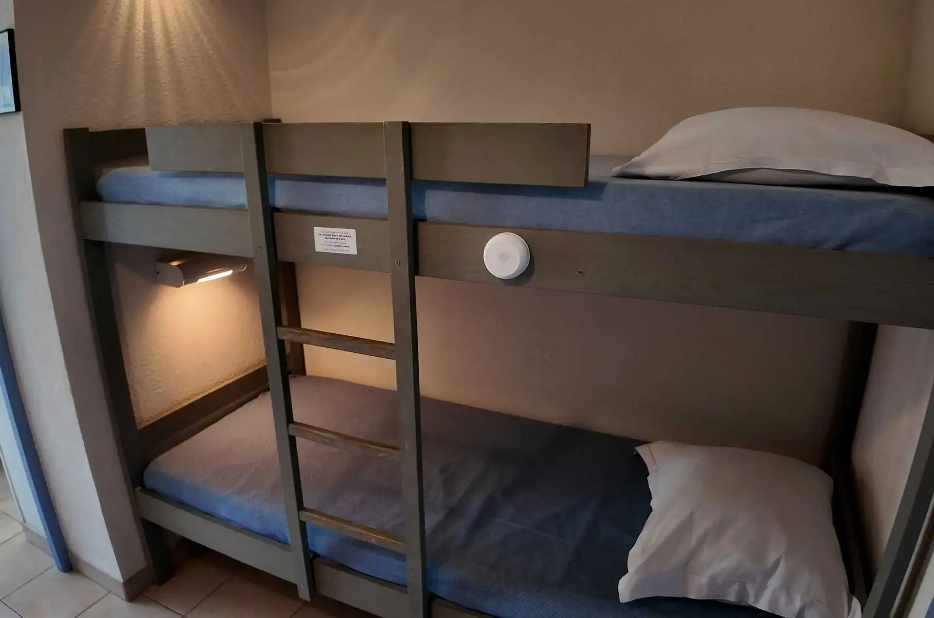 Exemple de chambre avec lits superposés de la résidence Goélia Arcadius à Balaruc les bains