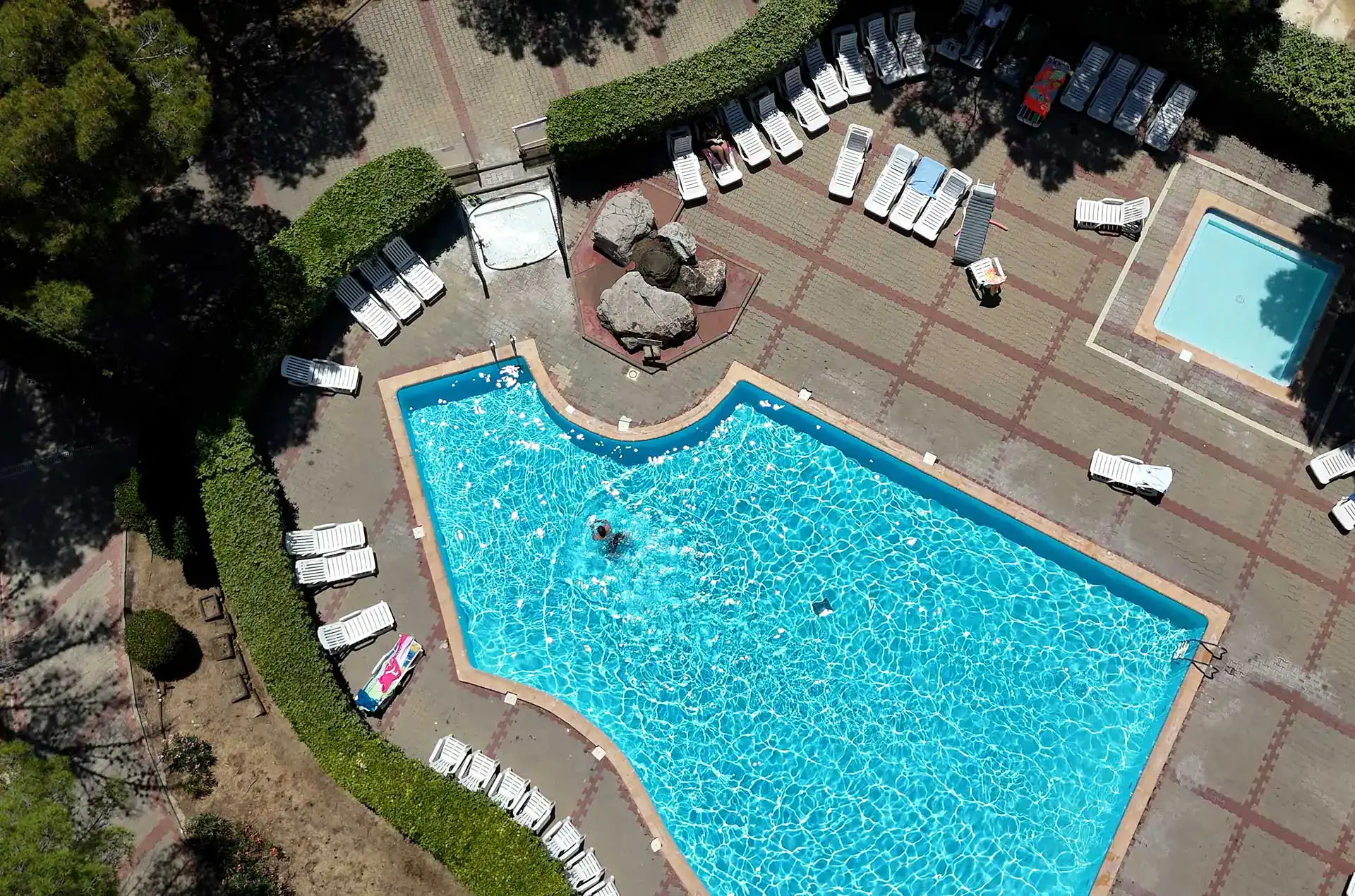 Piscine extérieure chauffée de la résidence de vacances Arcadius à Balaruc-les-Bains