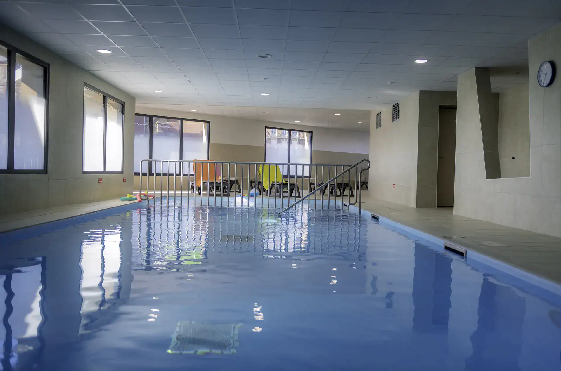 Piscine intérieure chauffée de la résidence de vacances Goélia le Phare au Tréport
