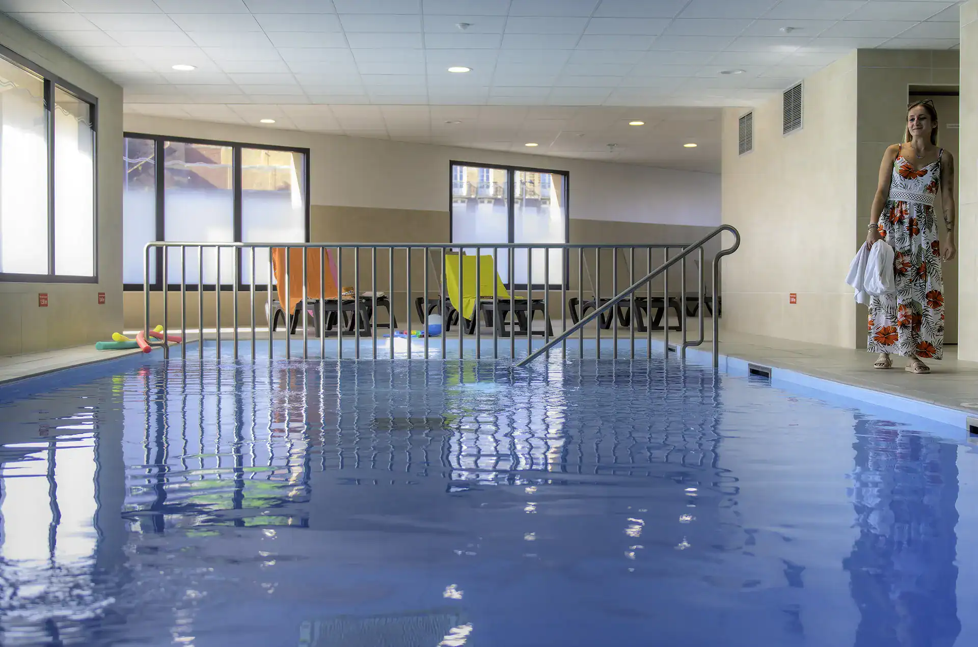 Piscine intérieure chauffée de la résidence de vacances Goélia le Phare au Tréport