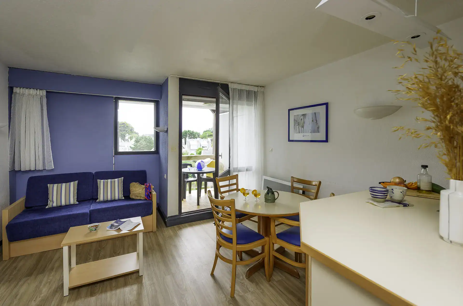 Salon d'un appartement de la résidence de vacances Goélia Bleue Océane à Carnac