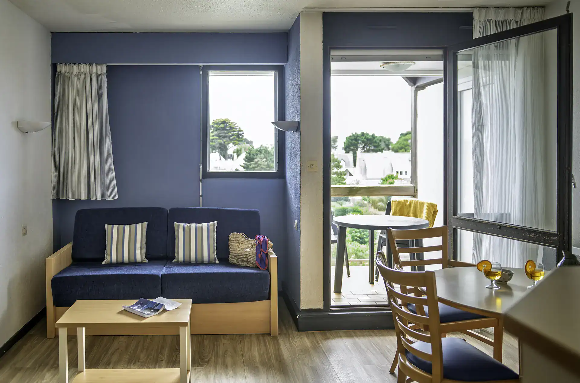 Salon d'un appartement de la résidence de vacances Goélia Bleue Océane à Carnac