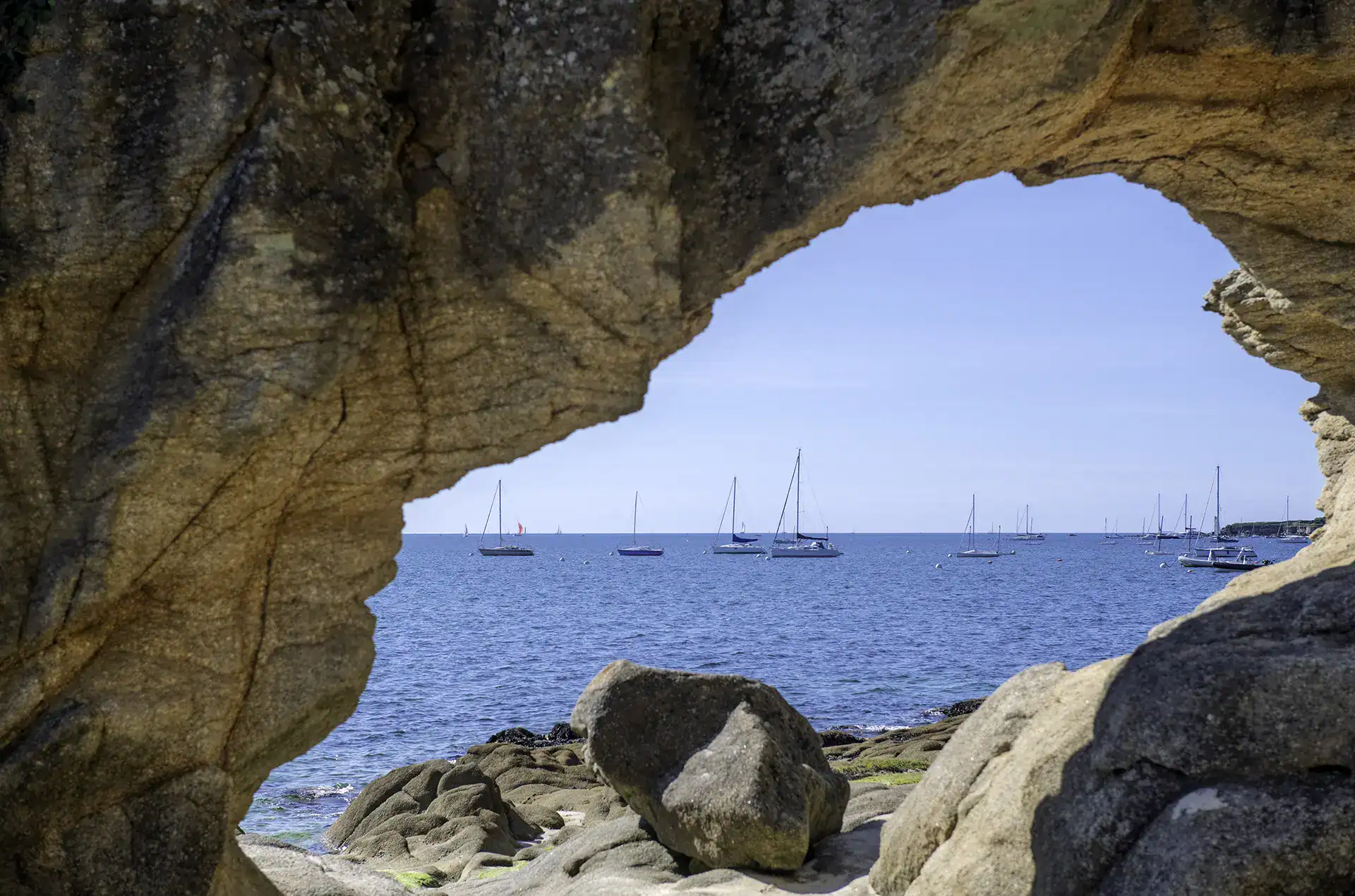 A proximité, l'île des Glénan en Bretagne