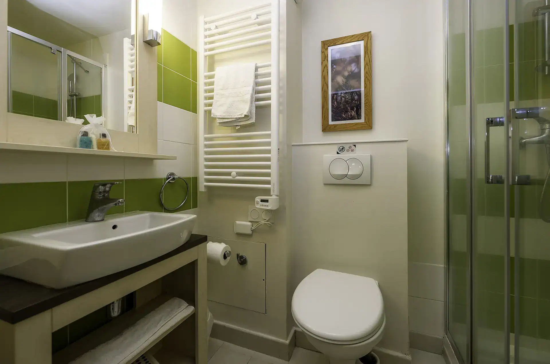 Exemple de salle de bain de la résidence de vacances Goélia La Pommeraie à Branville