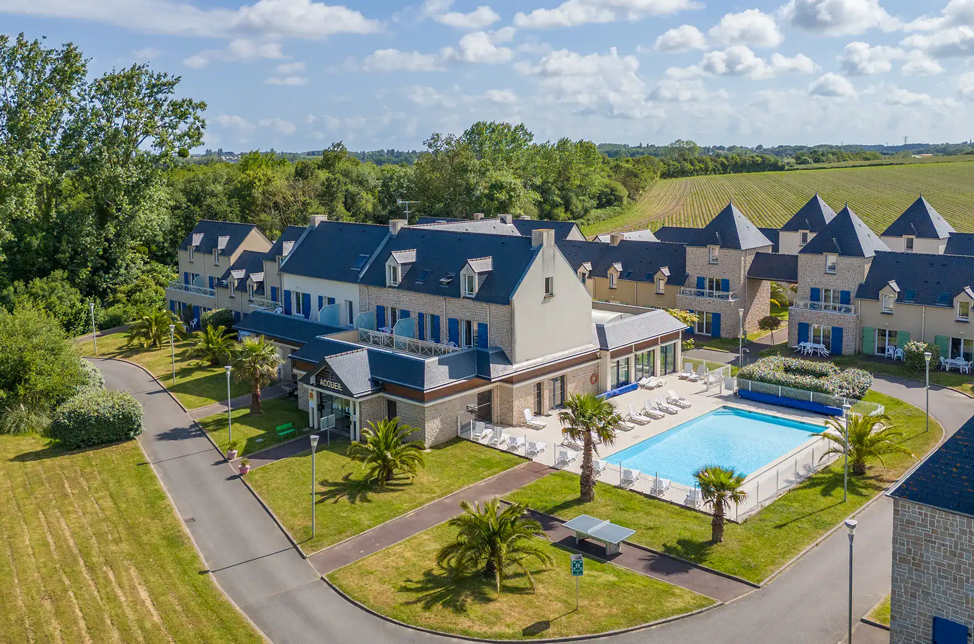 The Goélia holiday residence Le Domaine des Mauriers in Saint Malo with heated outdoor swimming pool