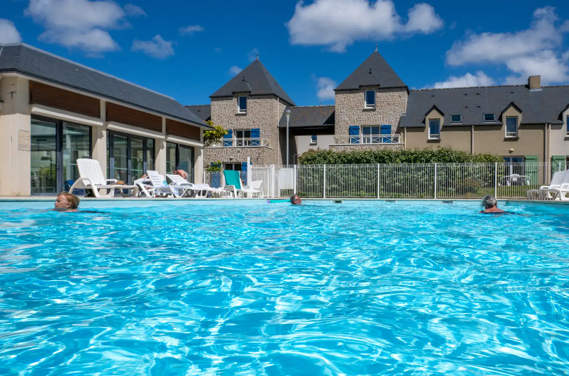 Heated outdoor swimming pool at the Goélia Le Domaine des Mauriers holiday residence