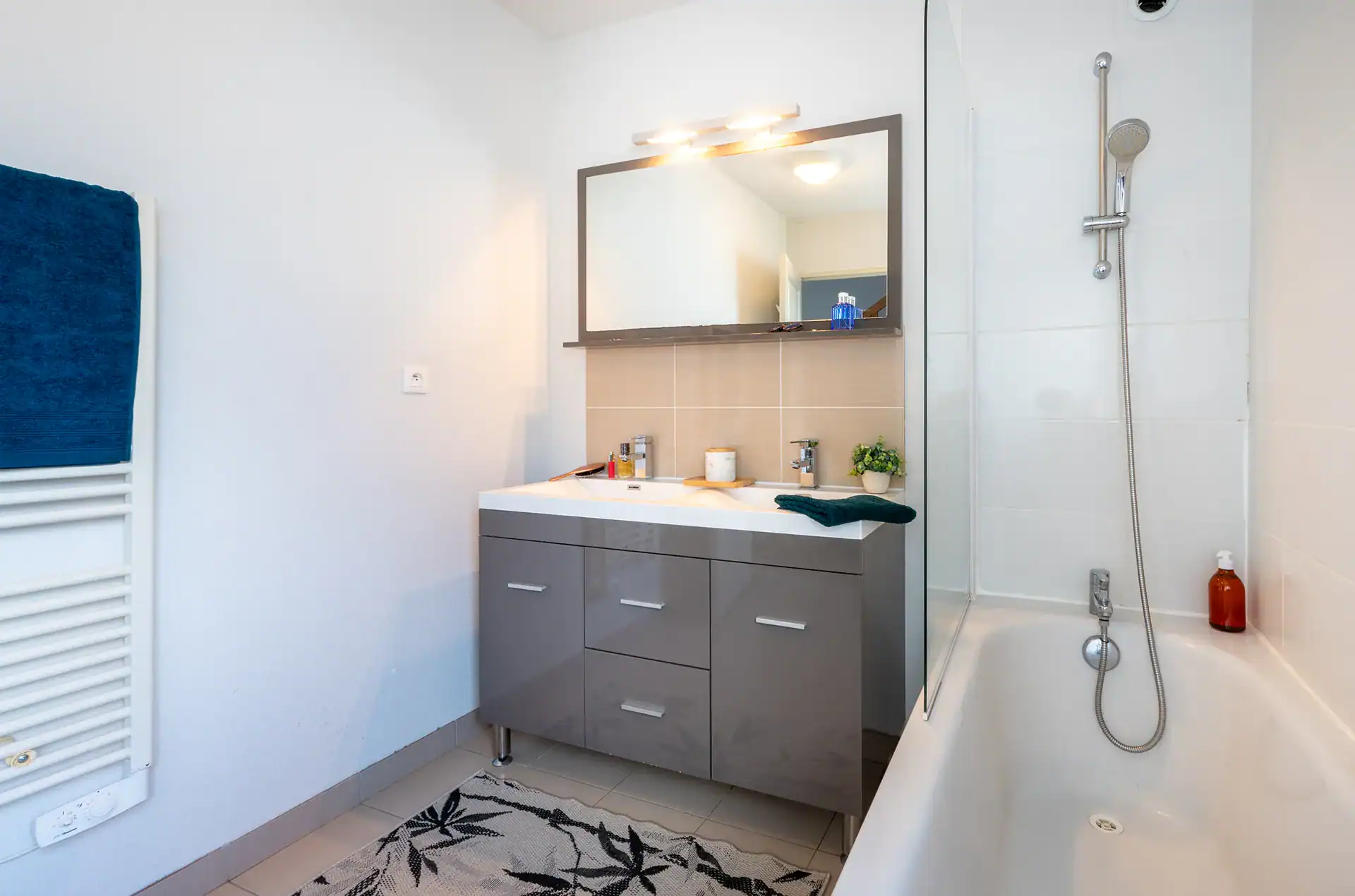 Example of a bathroom in the Goélia le Domaine des Mauriers holiday residence in Saint-Malo