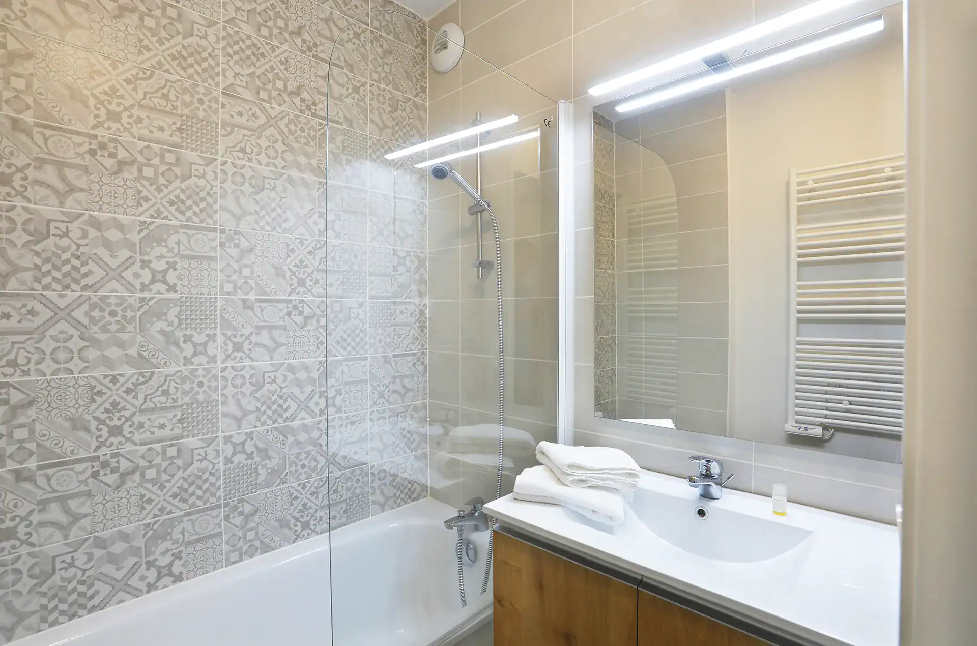 Example of a bathroom of accommodation at the Goélia holiday residence The beach market in Mimizan