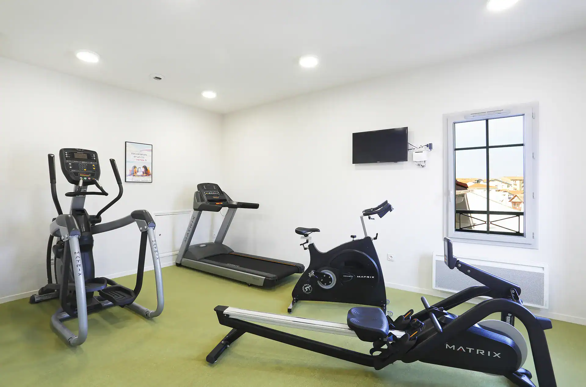 Fitness room at the Goélia holiday residence The beach market in Mimizan