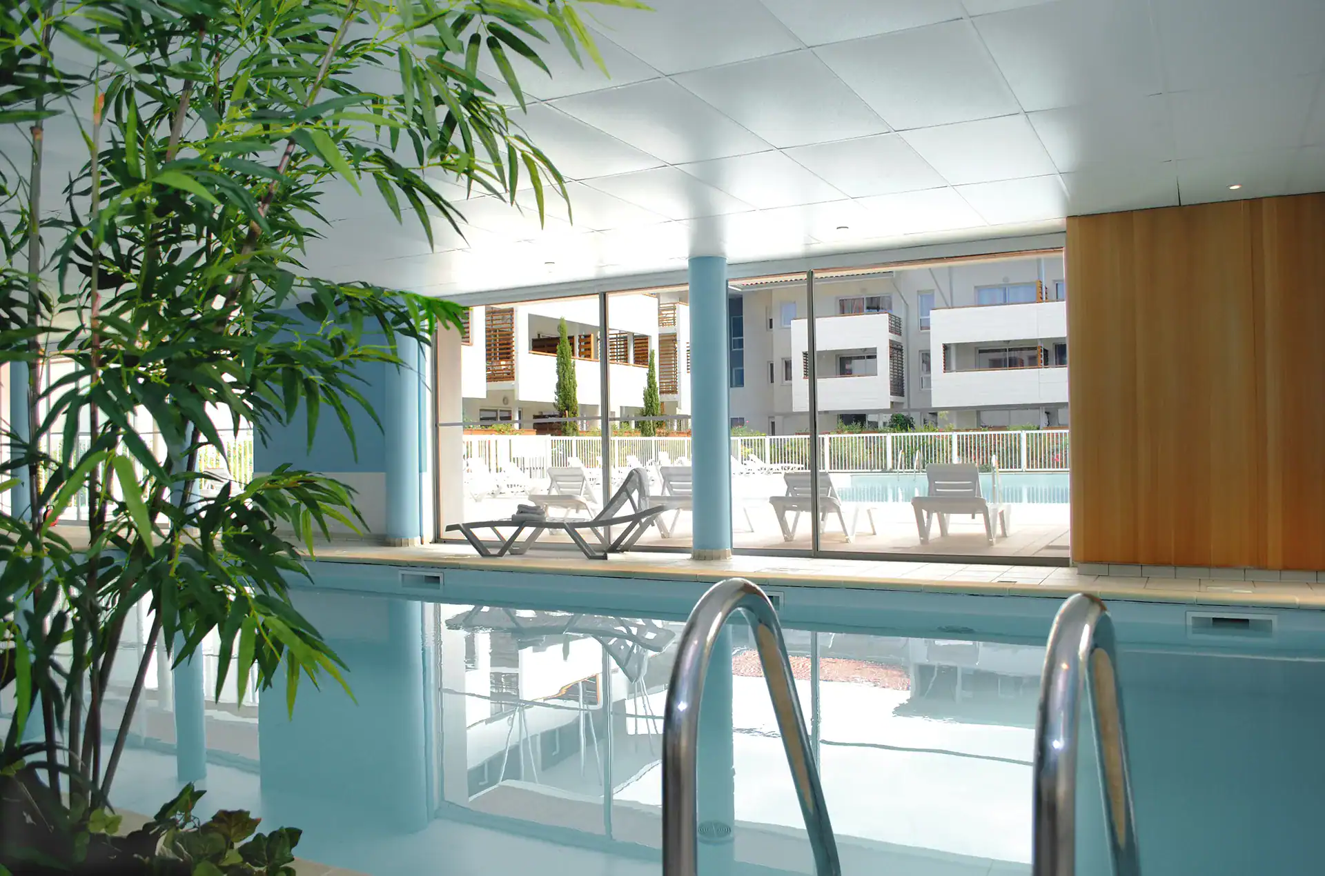 Piscine intérieure chauffée de la résidence de vacances Goélia Les Terrasses de l'Océan à Moliets