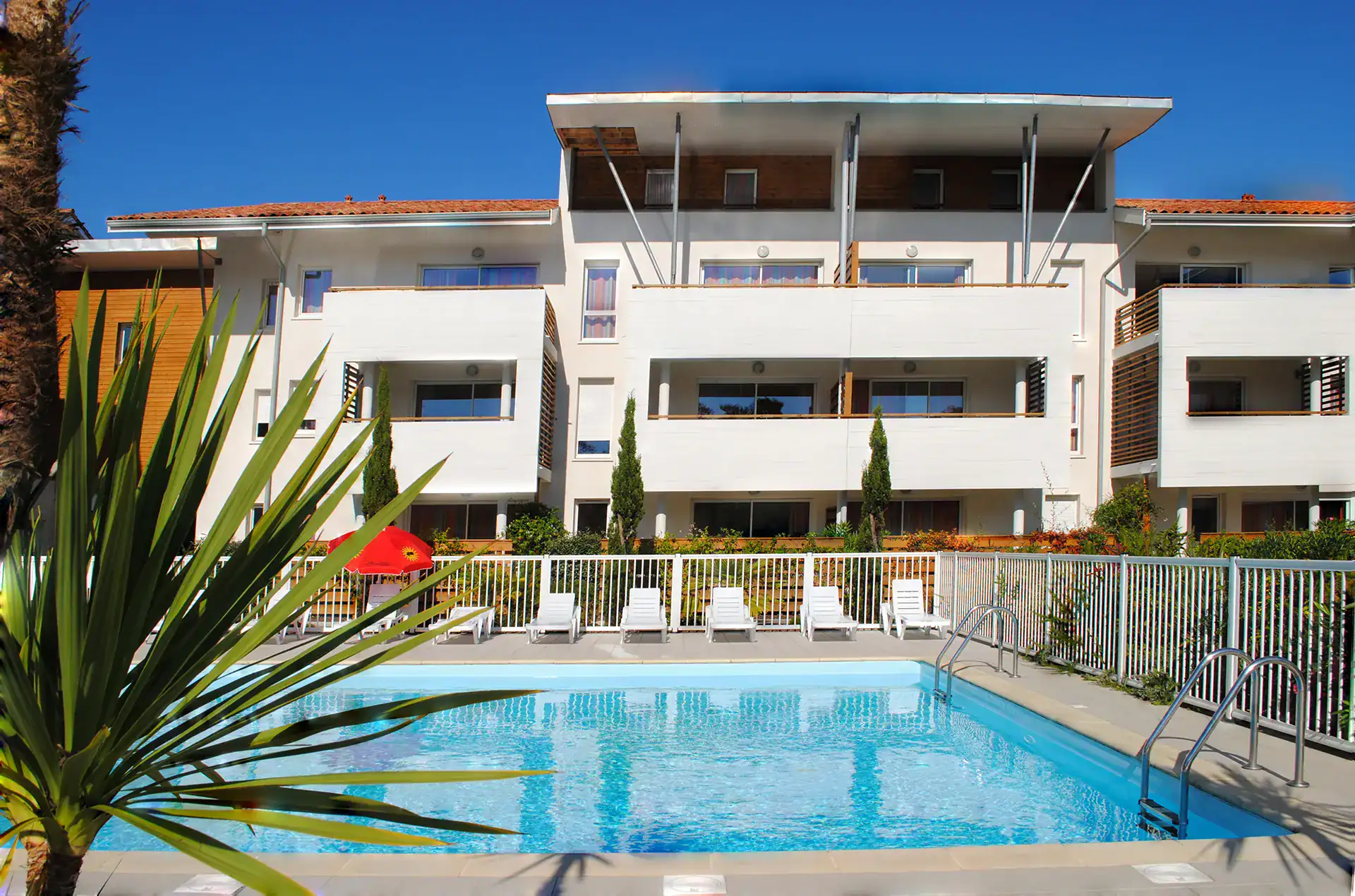 Piscine extérieure de la résidence de vacances Goélia Les Terrasses de l'Océan à Moliets