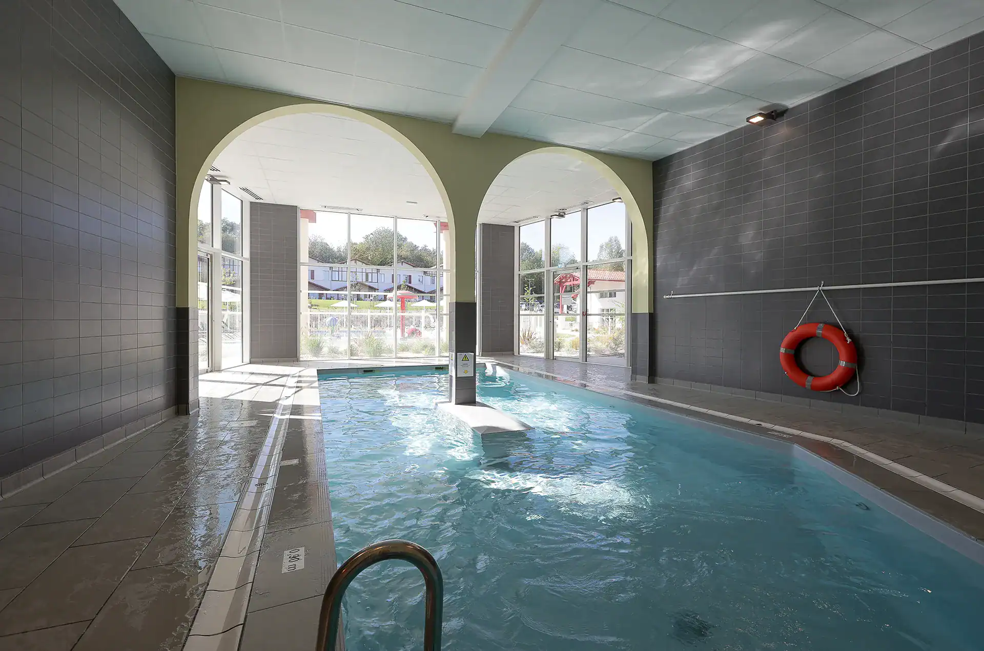 Indoor swimming pool at the Goélia Le Domaine d'Uhaina holiday residence in Urrugne in the Basque Country