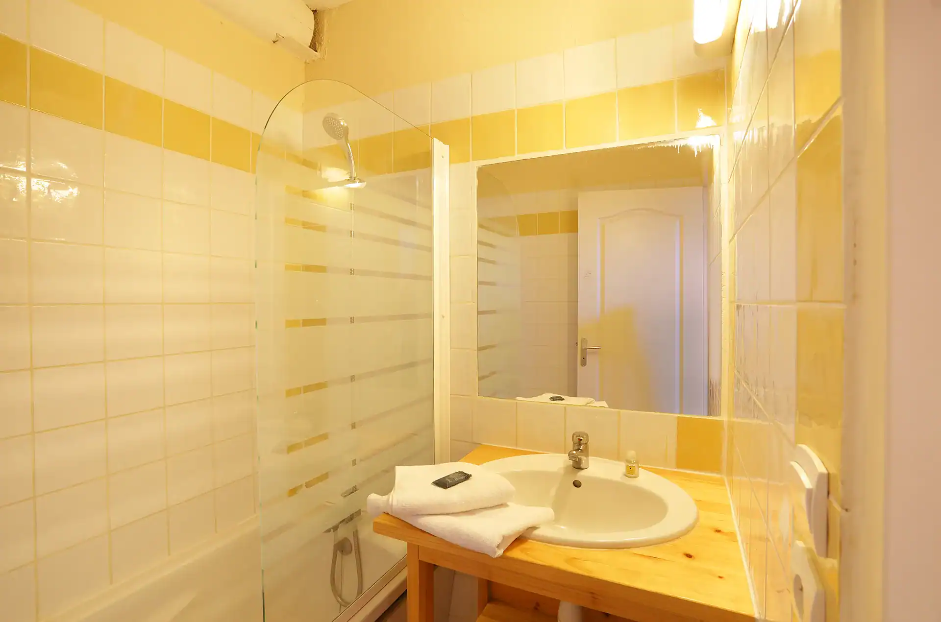 Example of a bathroom at the Goélia Les Portes des Cévennes holiday residence in Sauve