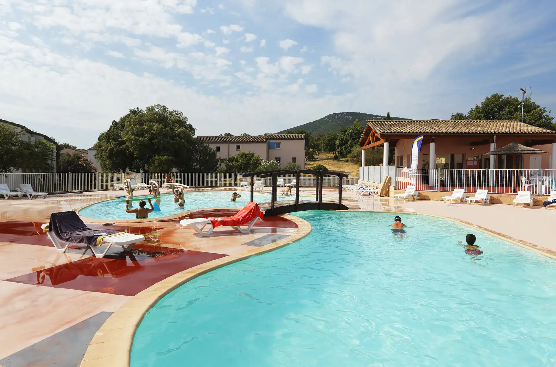 Outdoor swimming pool at the Goélia Les Portes des Cévennes holiday residence in Sauve